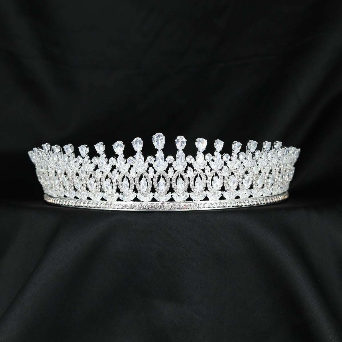 Premium floral framework crown with repeated oval detailing