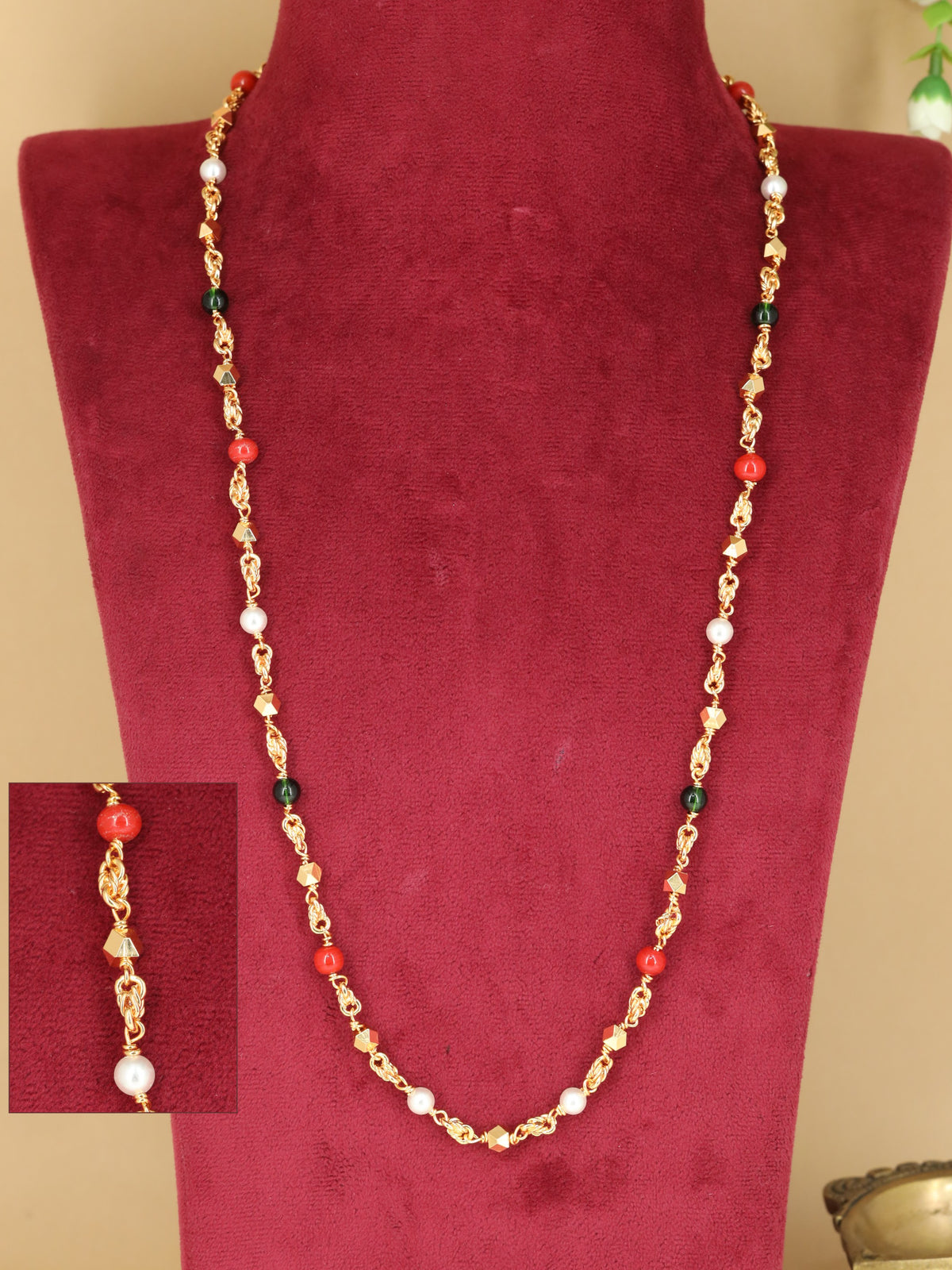 Elegant Beads Chain With Artistic Bead And Link Arrangement