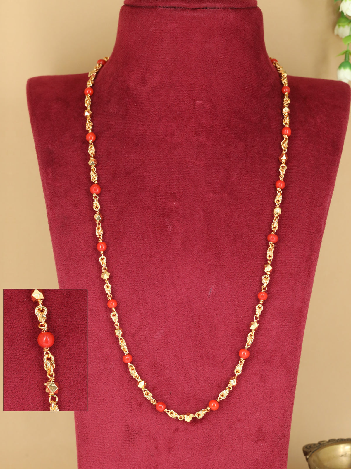 Elegant Beads Chain With Artistic Bead And Link Arrangement