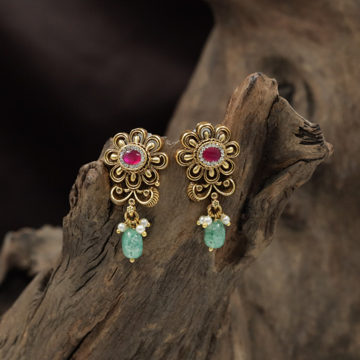 Grand Antique Stud Earrings With Elegant Hanging Accents