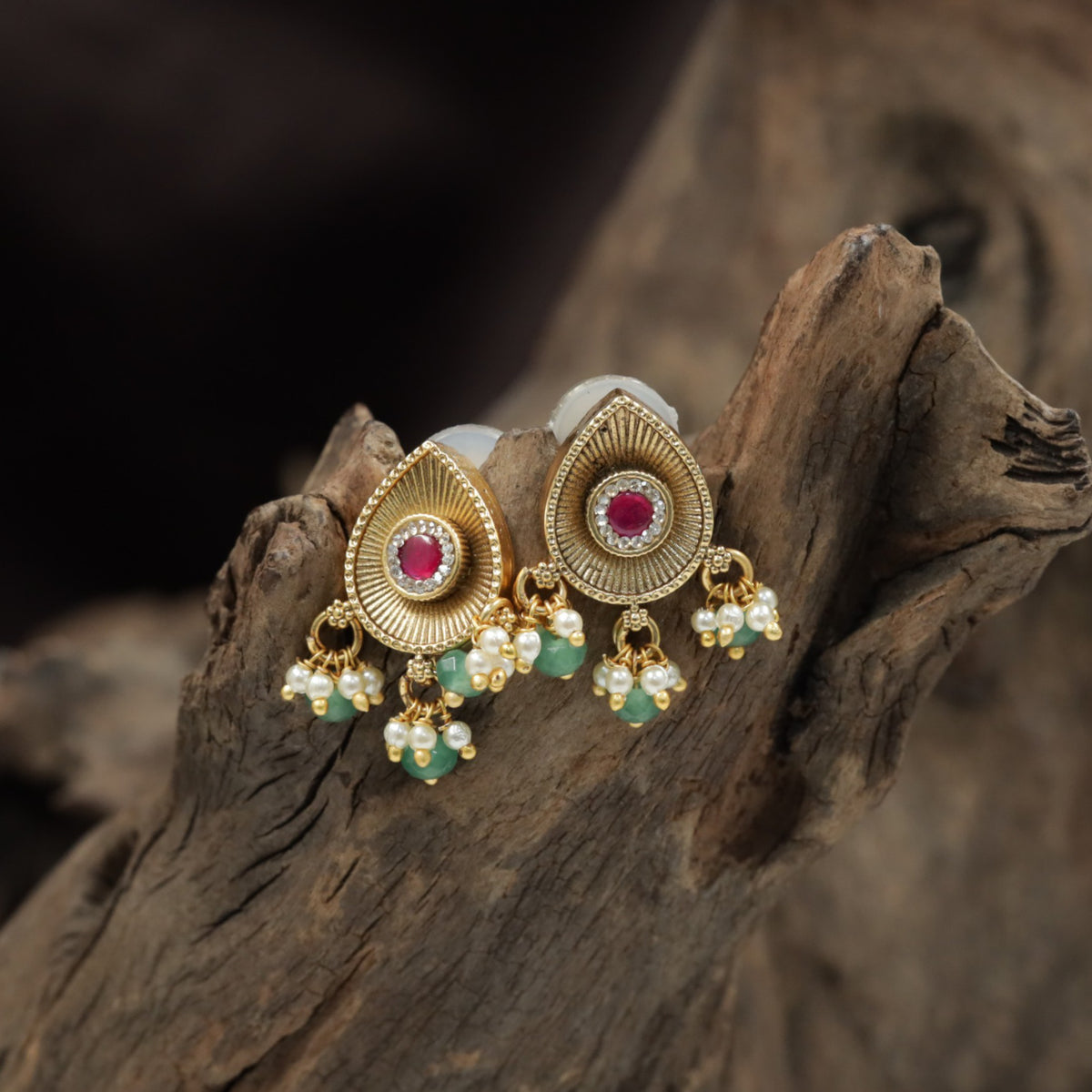 Premium Antique Stud Featuring a Sculpted Teardrop Design
