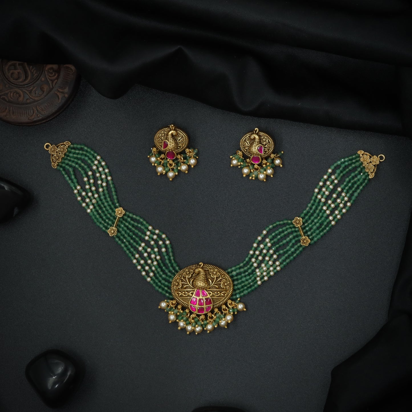 Silver Emerald Bead Medallion Choker Set