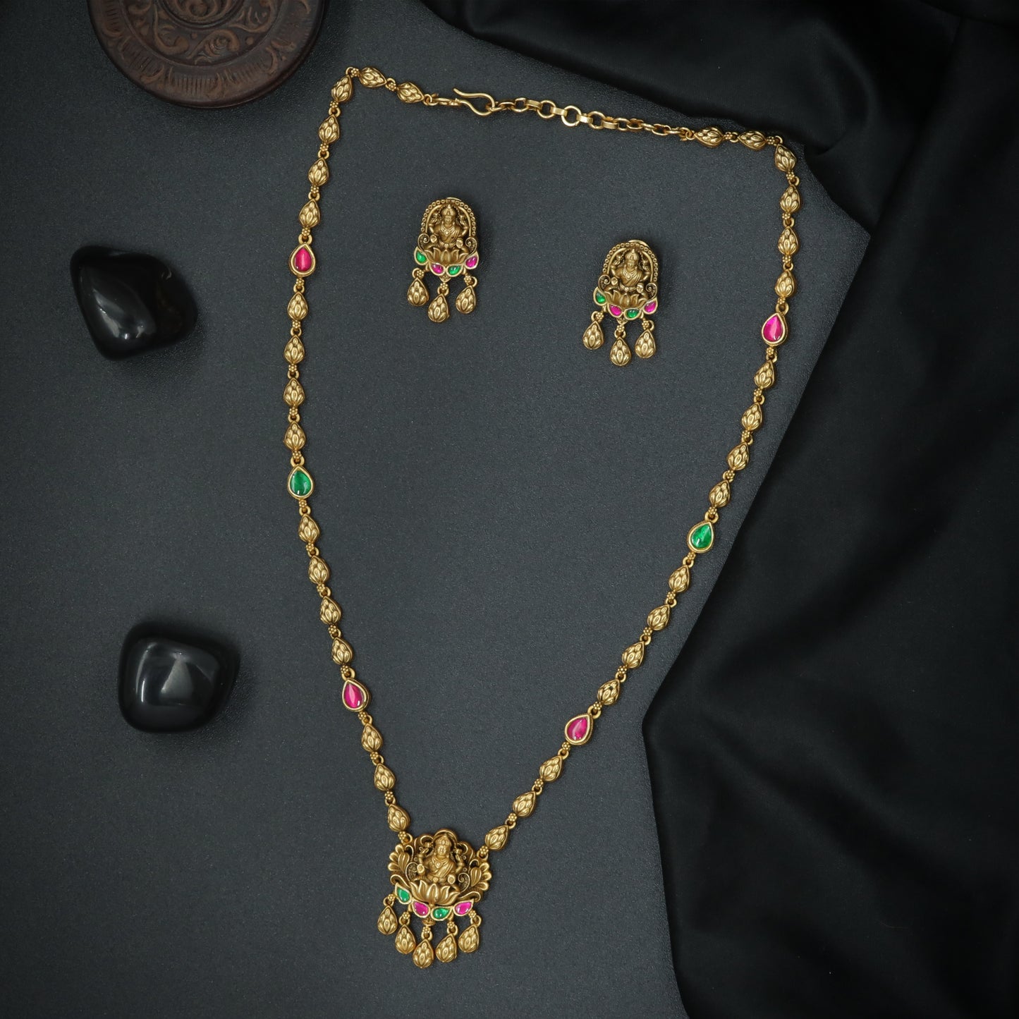 Silver Lakshmi Emerald-Link Pendant Chain Set