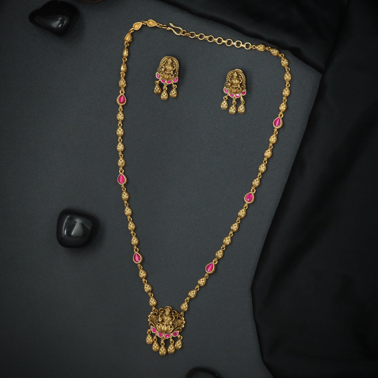 Silver Lakshmi Emerald-Link Pendant Chain Set