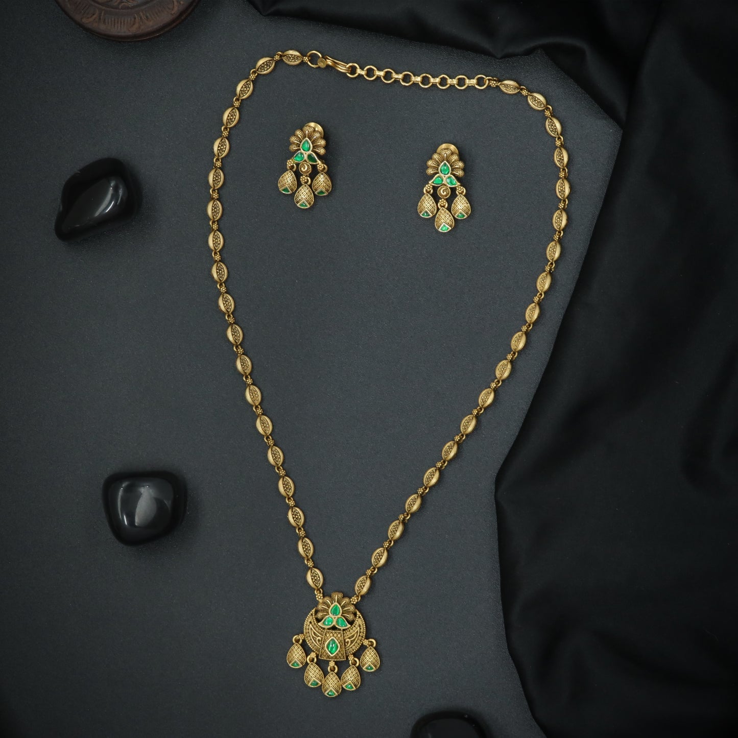 Silver Petal-Link Drop Pendant Chain Set