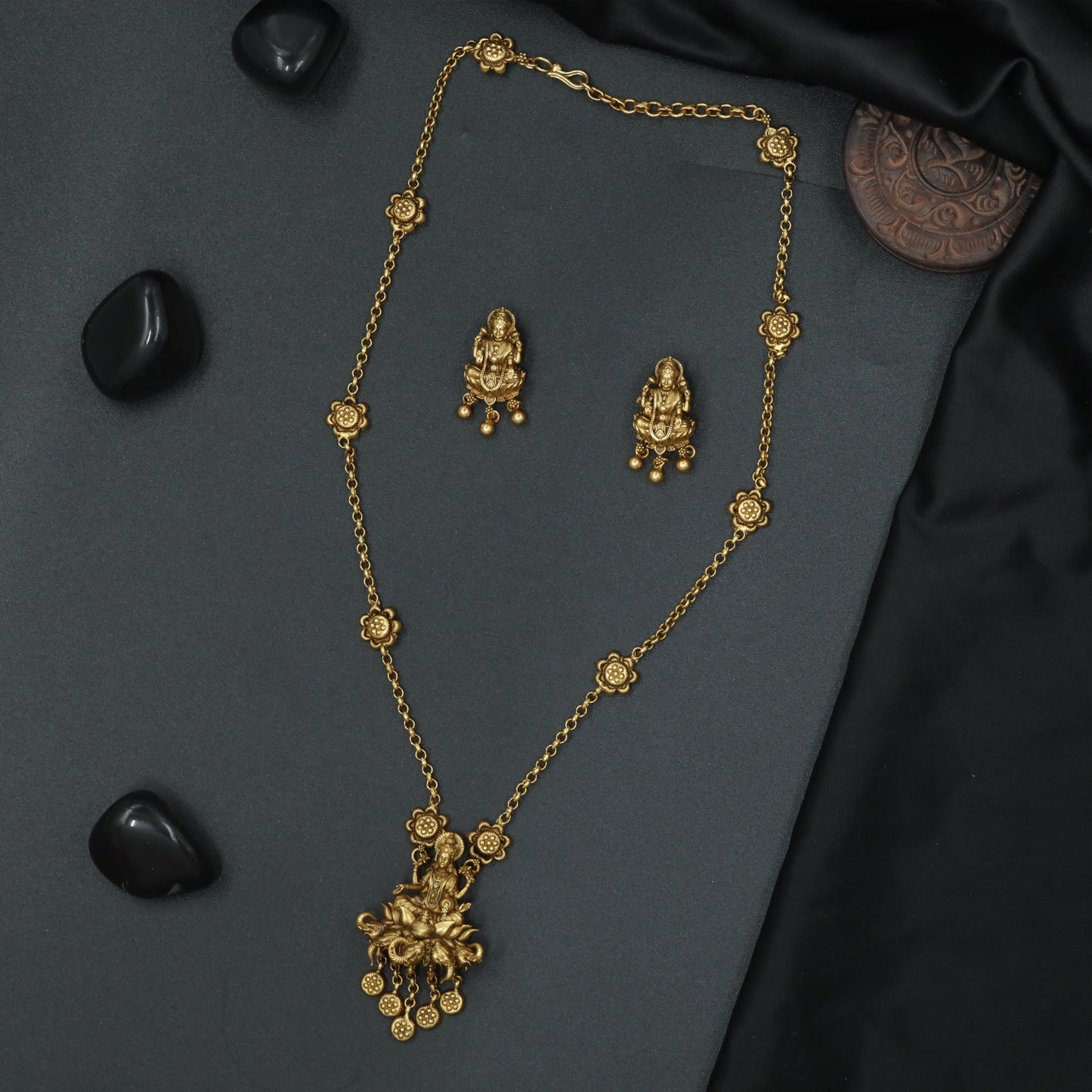 Antique Floral-Link Lakshmi Pendant Chain