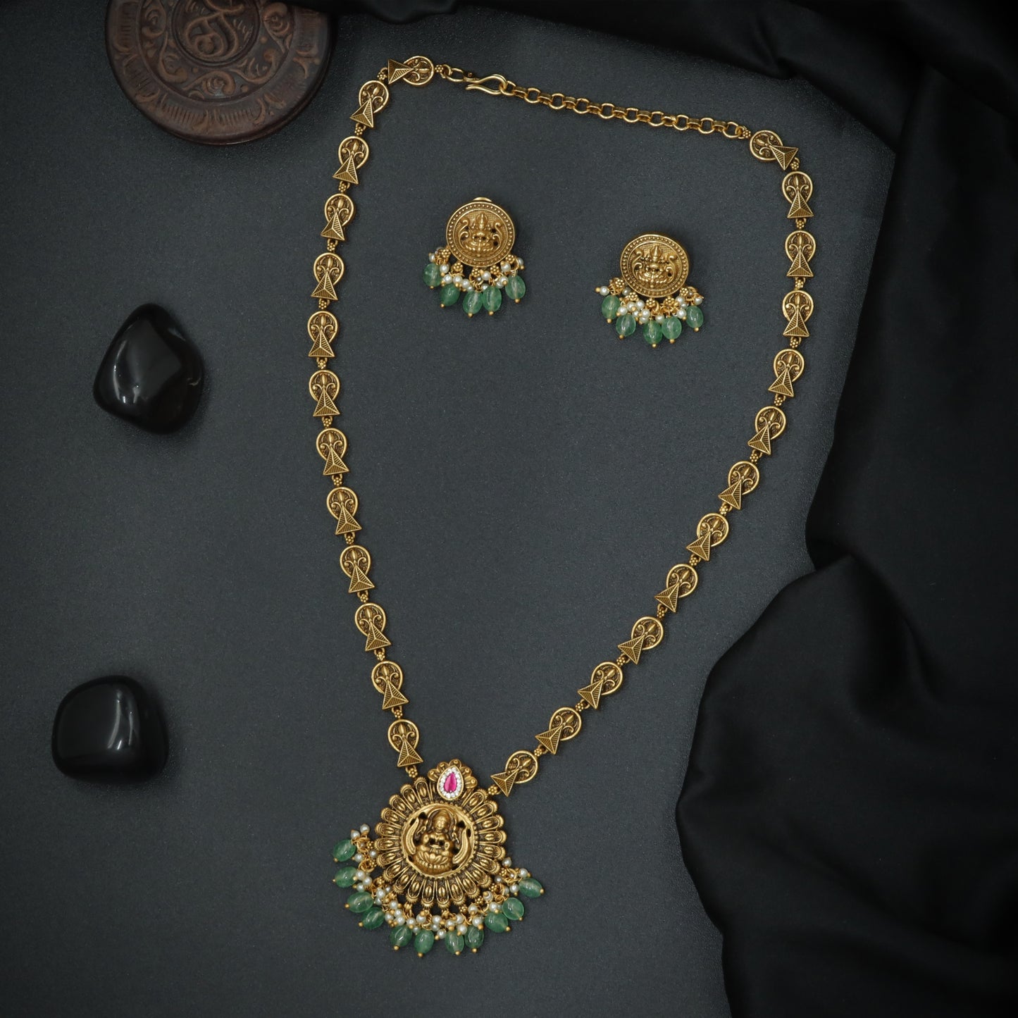 Silver Lakshmi Radiant Halo Pendant Chain Set