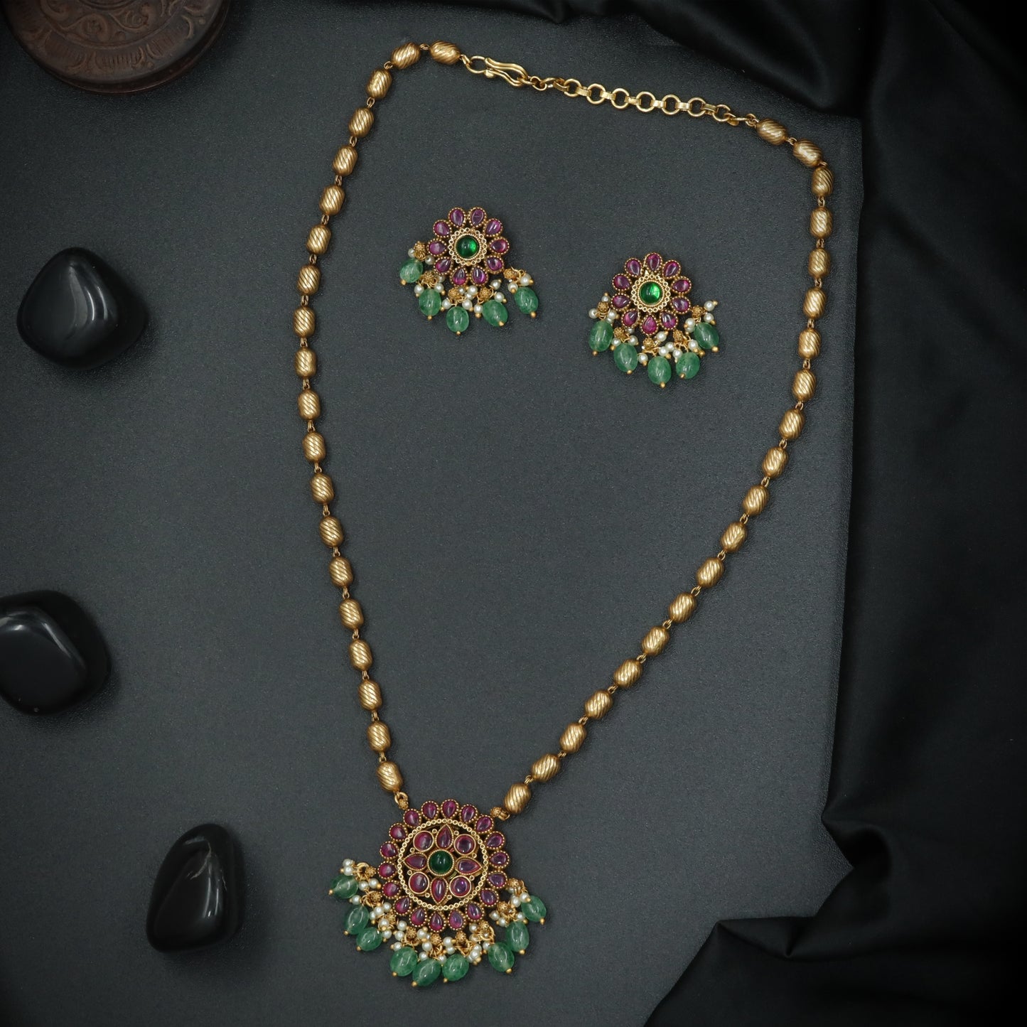 Floral Pendant Necklace Set