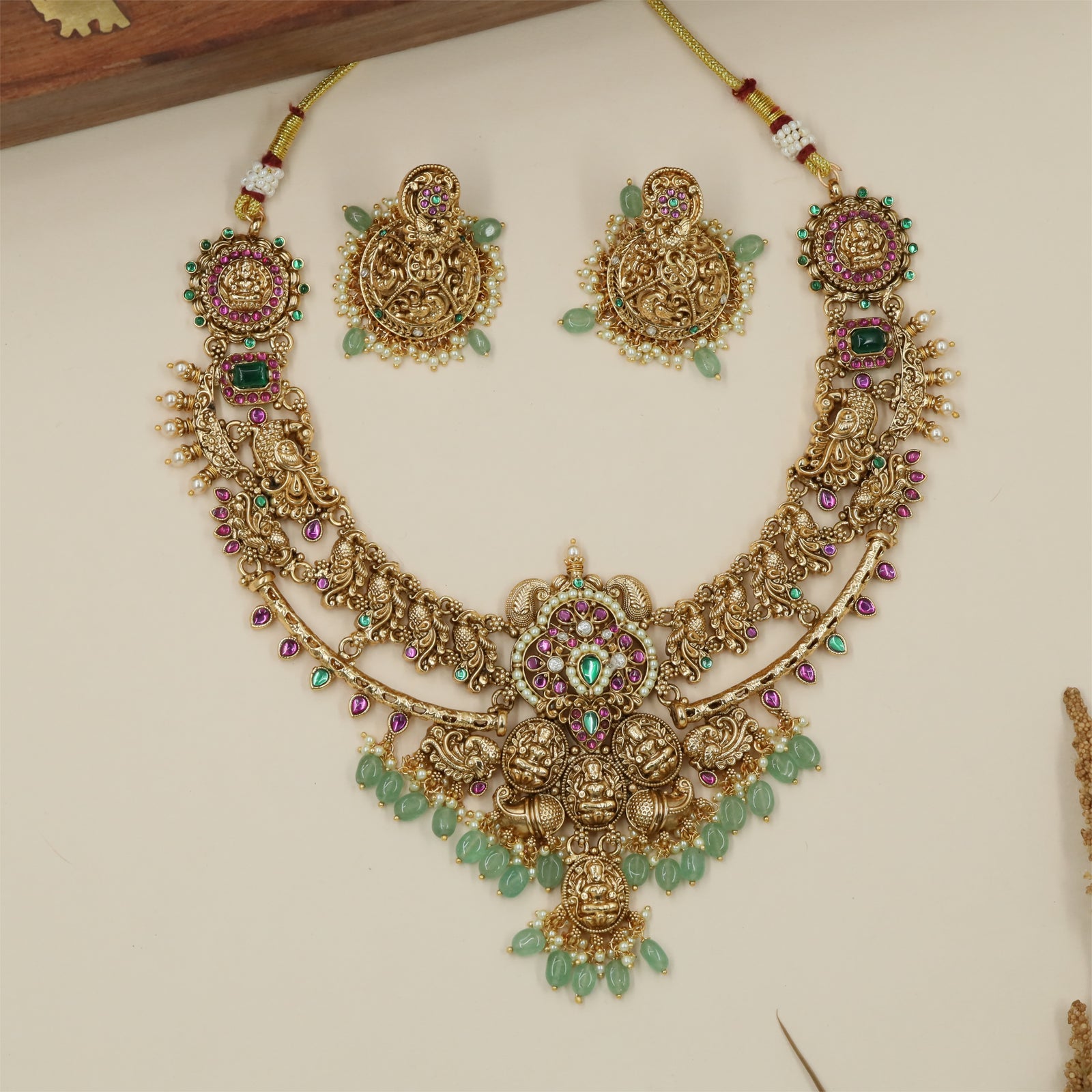 Bridal Antique Necklace with Curved Connector Layout and Pendant Border Detailing