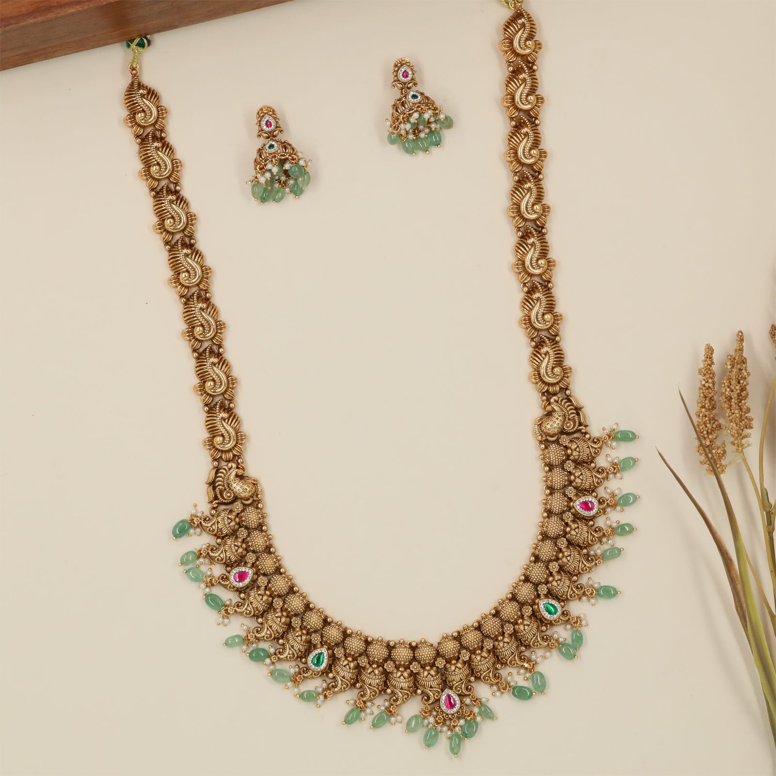 Temple Border Antique Long Haara with Sculpted Side Styling