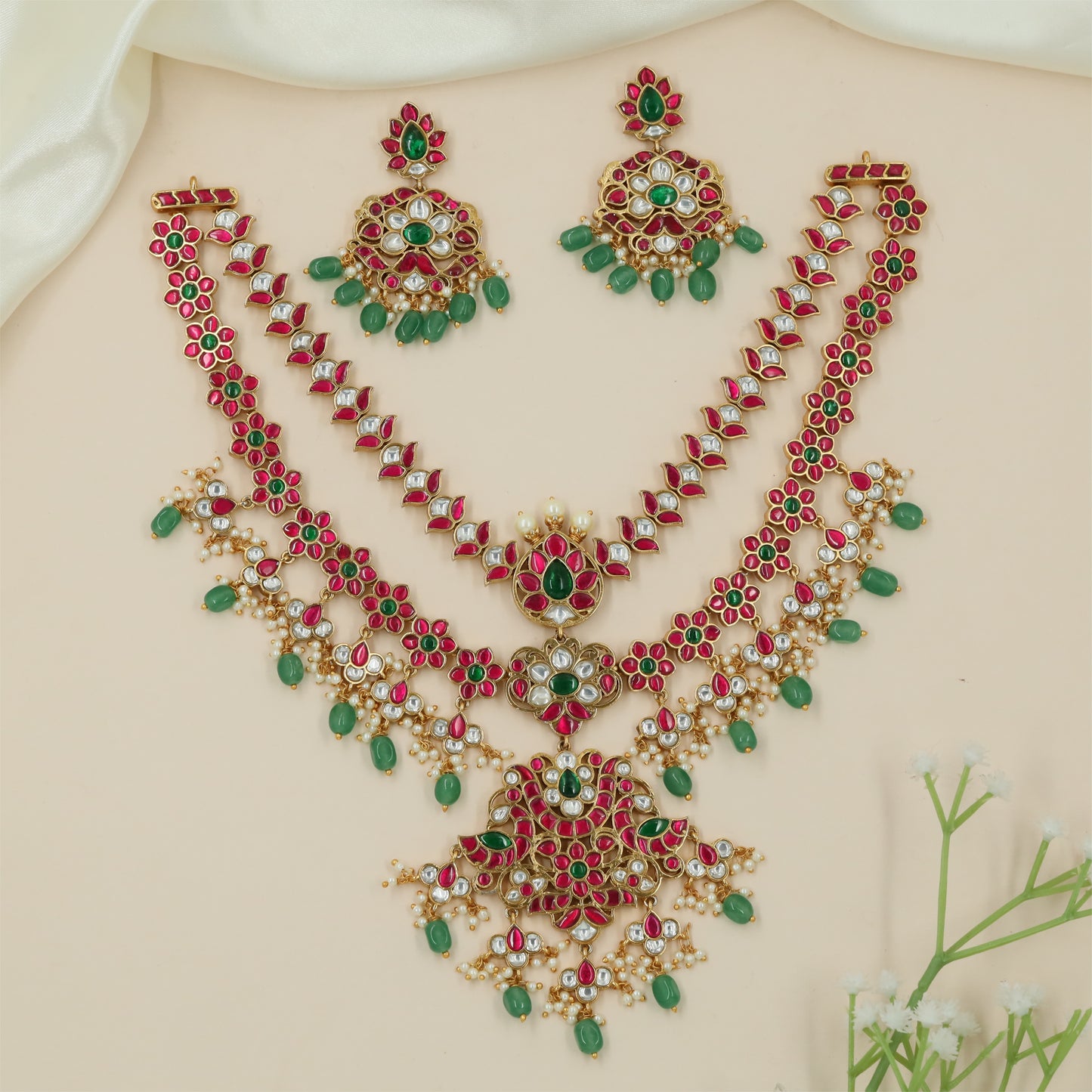 Detailed Mosaic Jadau Necklace with Ornamental Fringe Borders