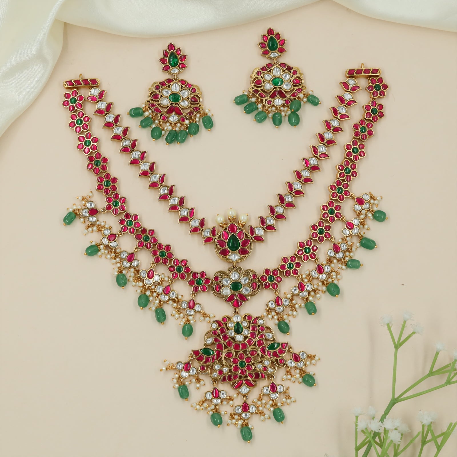 Detailed Mosaic Jadau Necklace with Ornamental Fringe Borders