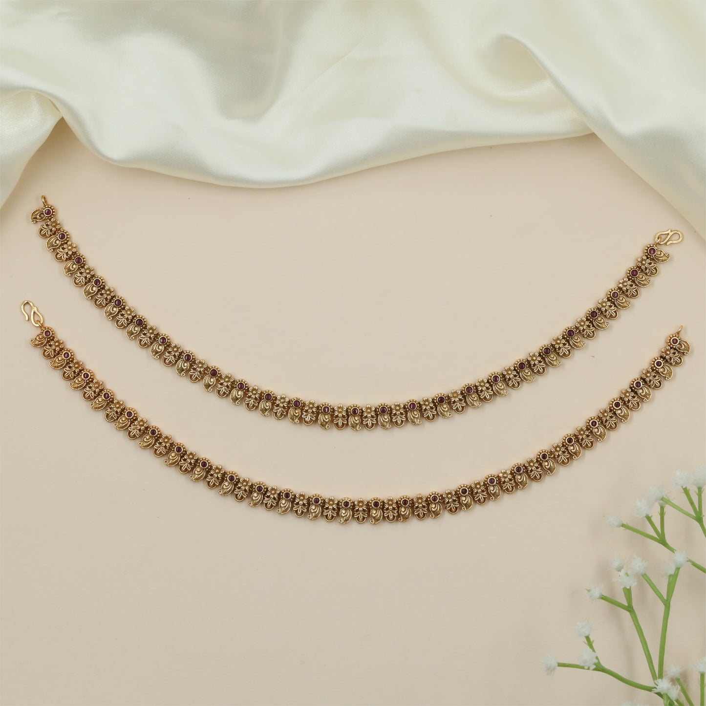 Dynasty Border Antique Payal with Repeating Chain Patterns