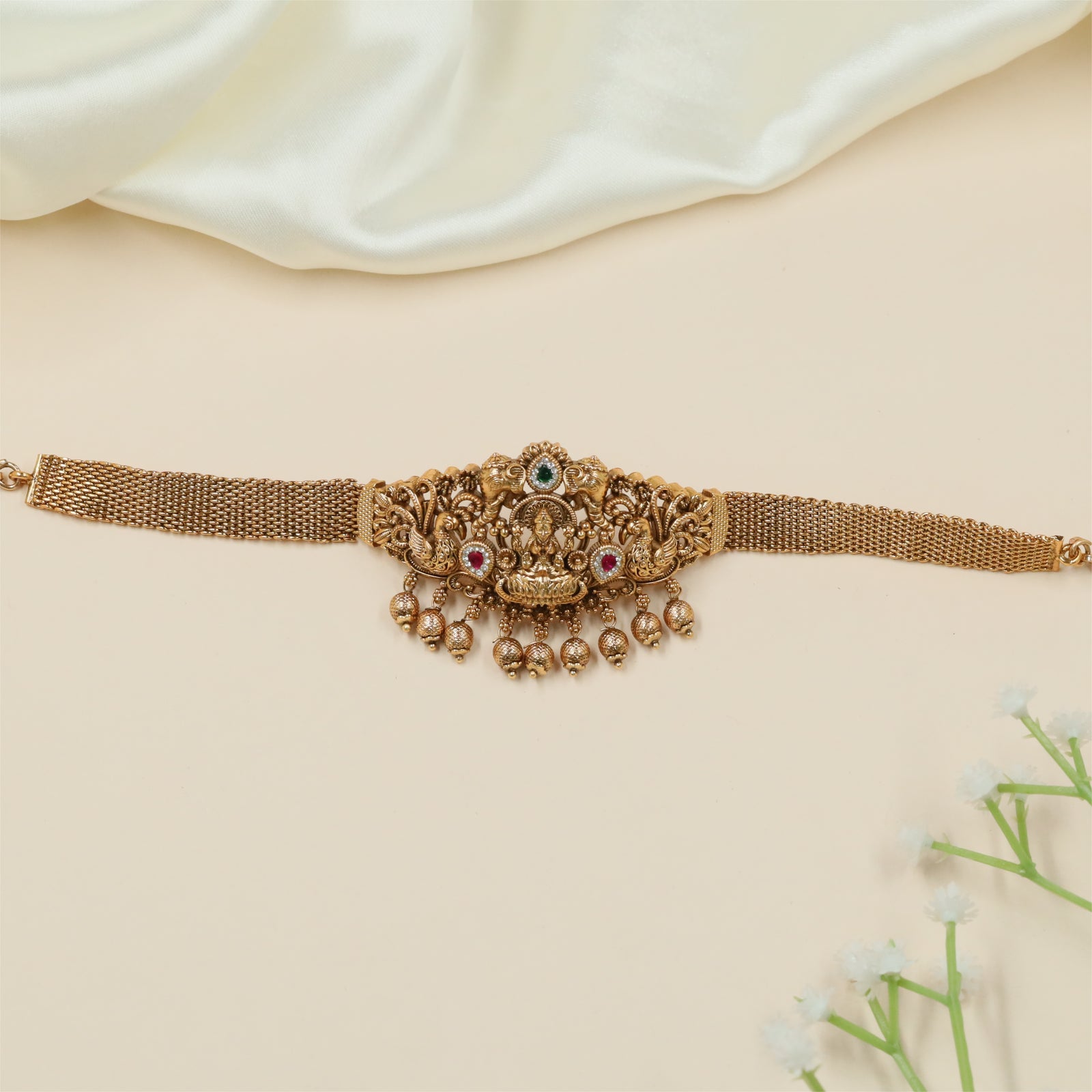 Royal Goddess Frame Antique Choker with Mesh Side Bands
