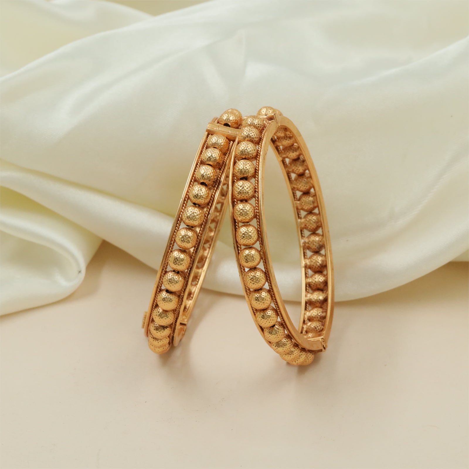 Festive Continuous Bead Bangles with Textured Craftsmanship