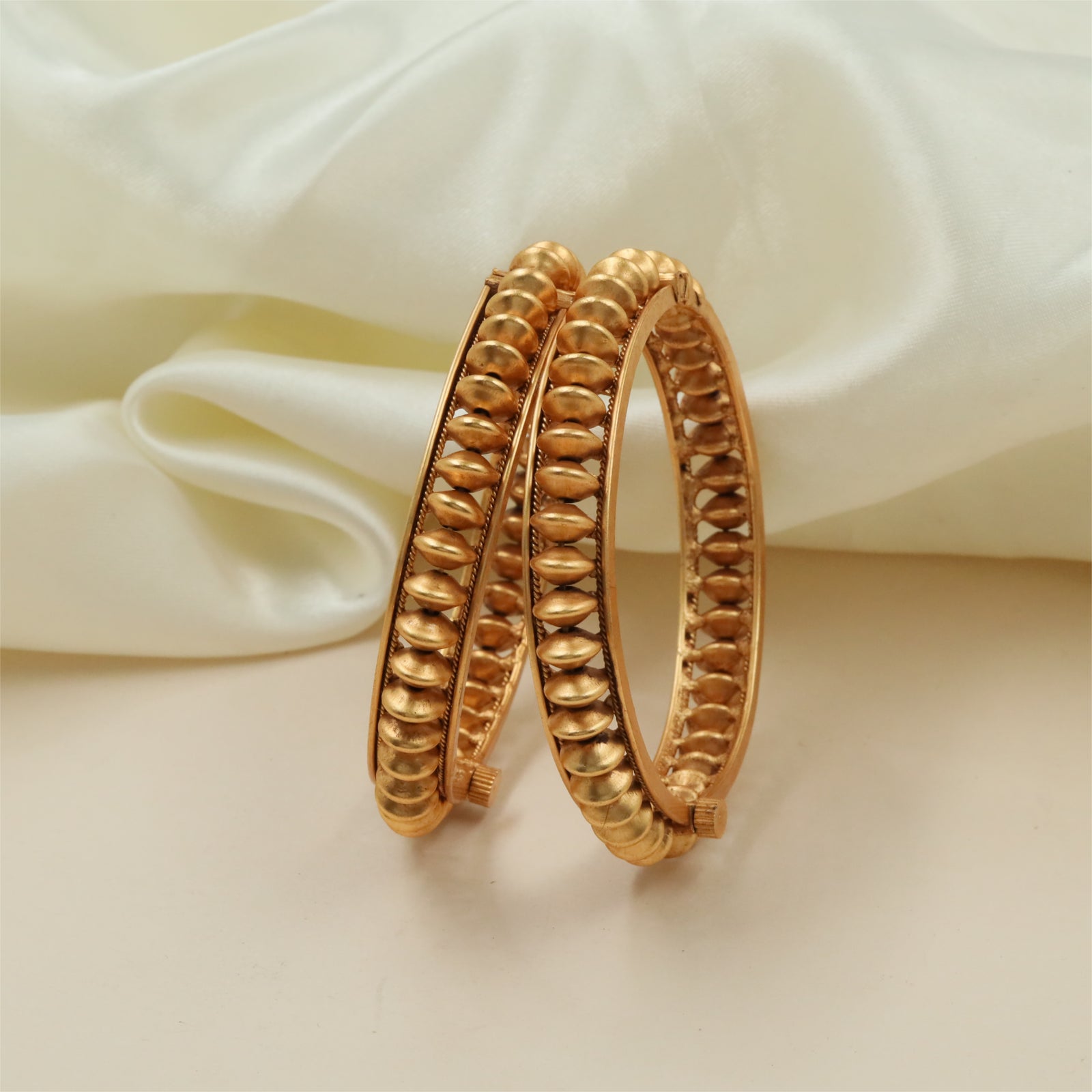 Royal Traditional Bangles with Continuous Dome Pattern