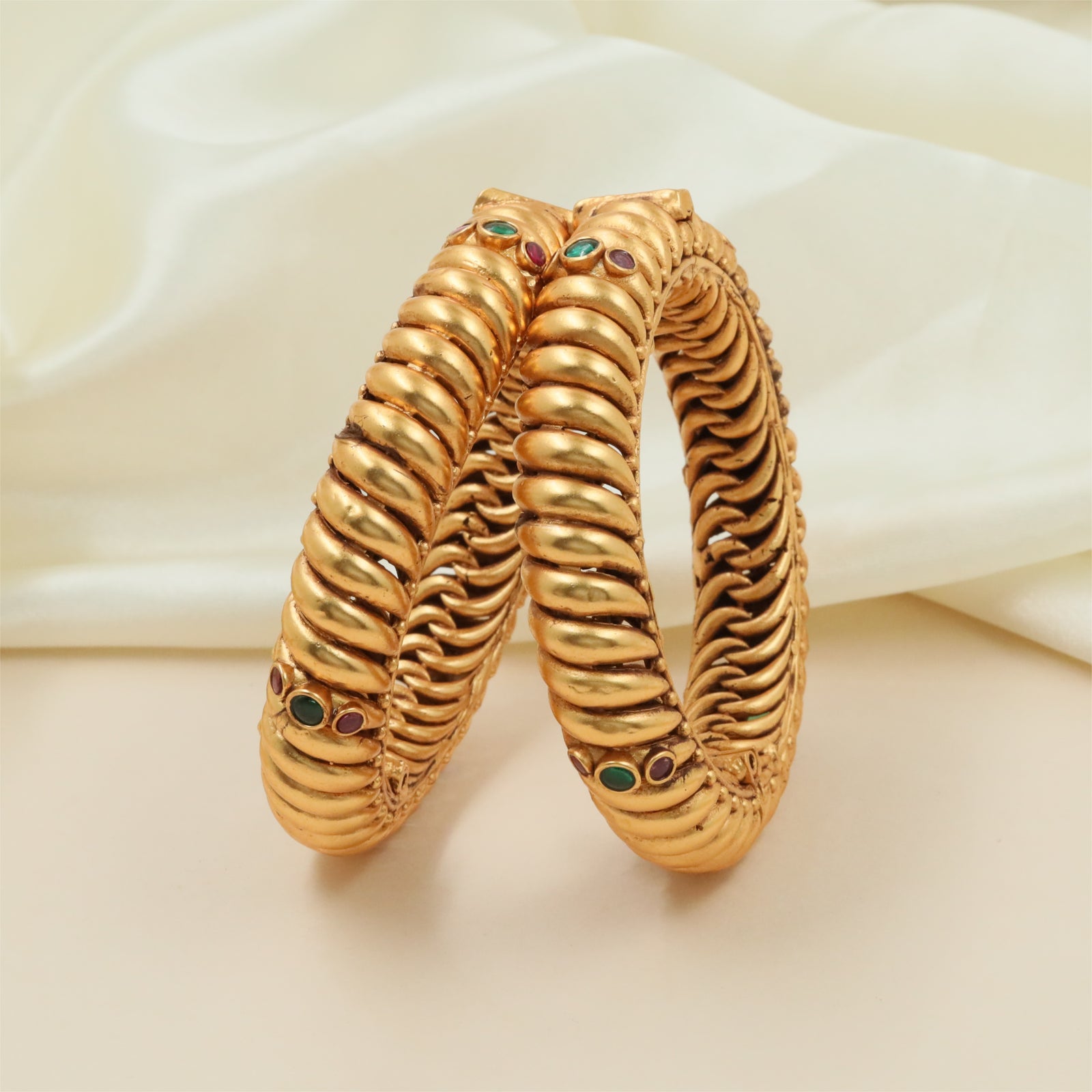 Grand Twisted Pattern Bangles with Symmetrical Border Work