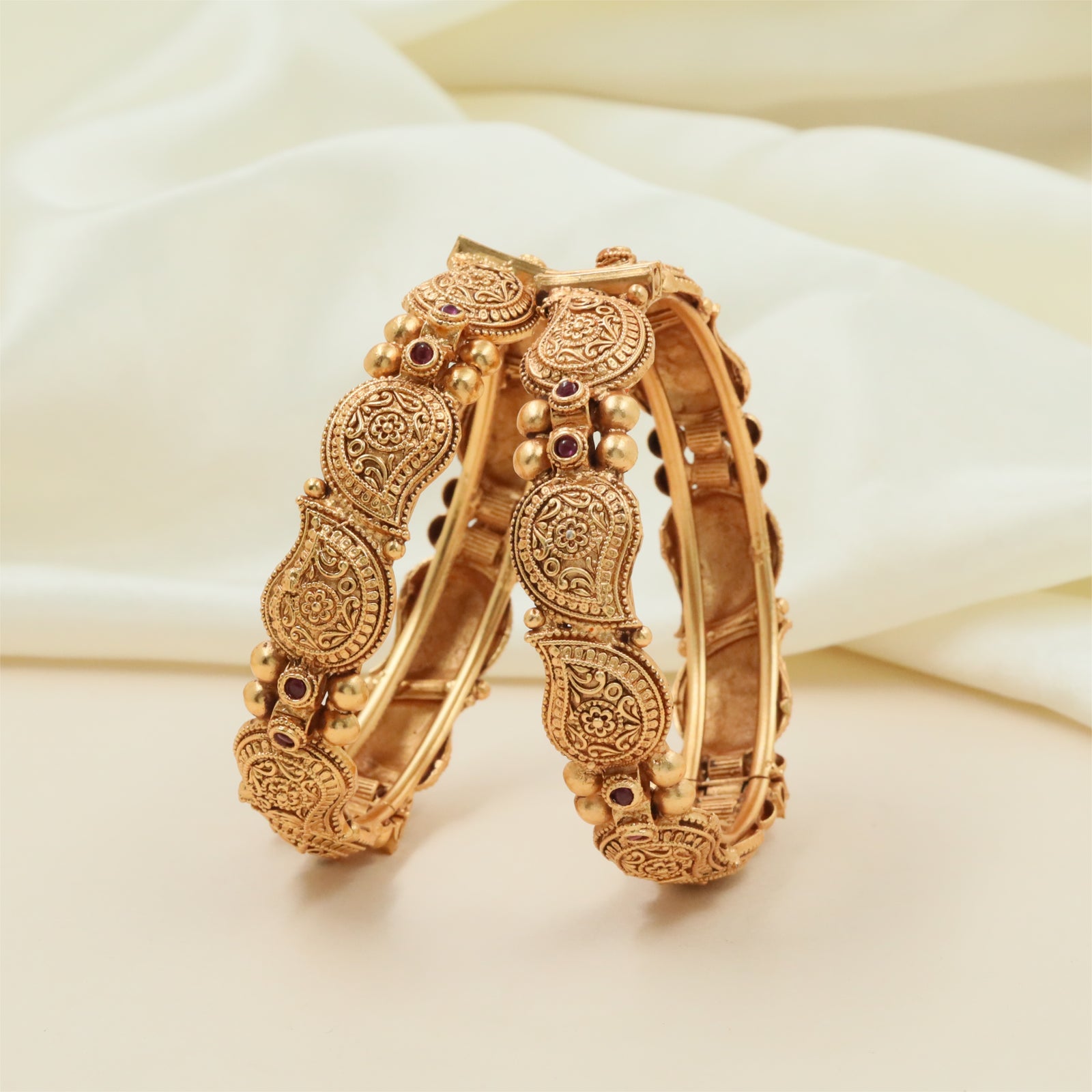 Grand Paisley Border Bangles with Intricate Surface Craftsmanship