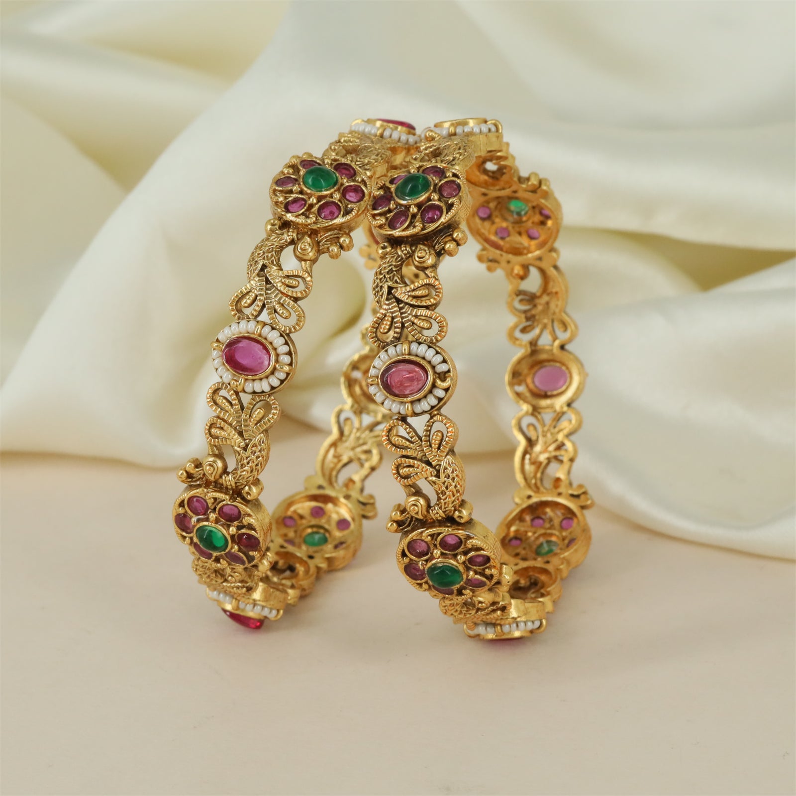 Fiorique Curve Antique Bangles with Layered Oval Layout and Twisted Borders