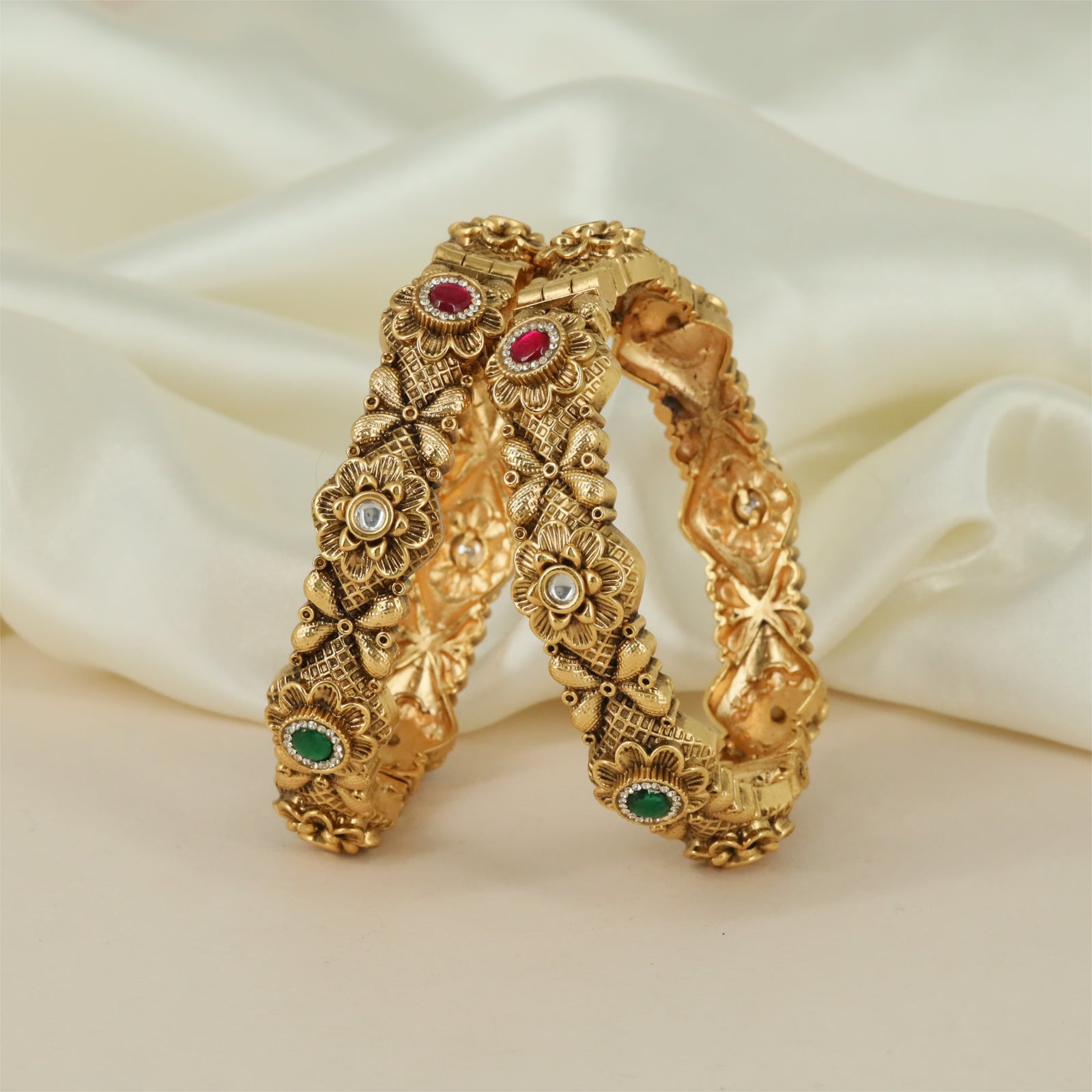 Floral Arch Antique Bangles with Interlock Frame Layout and Side Detailing