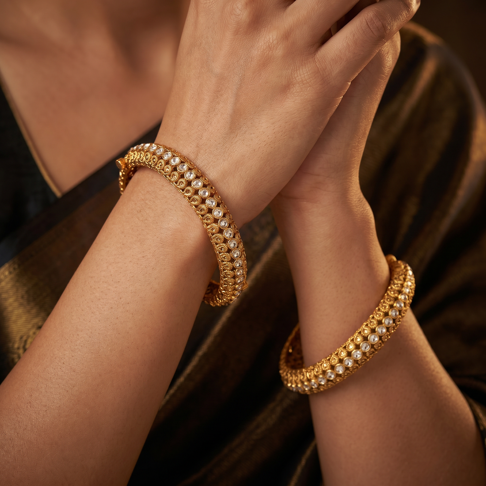 Grid Curve Antique Bangles with Raised Circular Frames and Side Carving