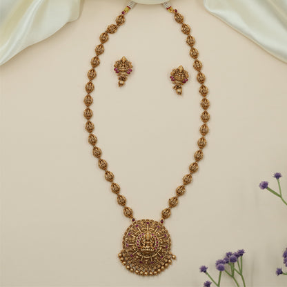 Temple Lakshmi Antique Chain With Pendant with Circular Link Detailing