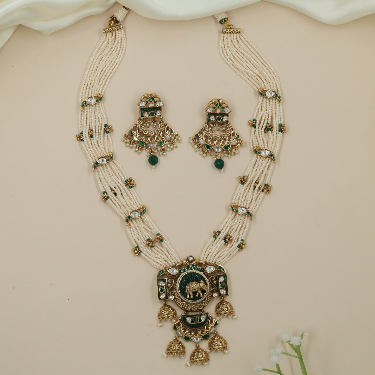 Lustre Pendant Kundan Pearl Long Haara with Structured Fringe Layout