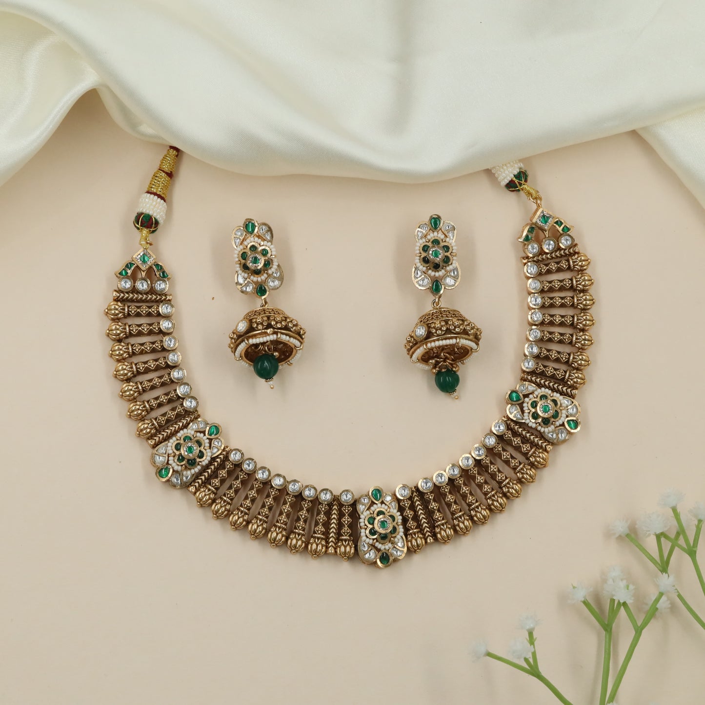 Empress Collar Kundan Necklace with Structured Link Layout