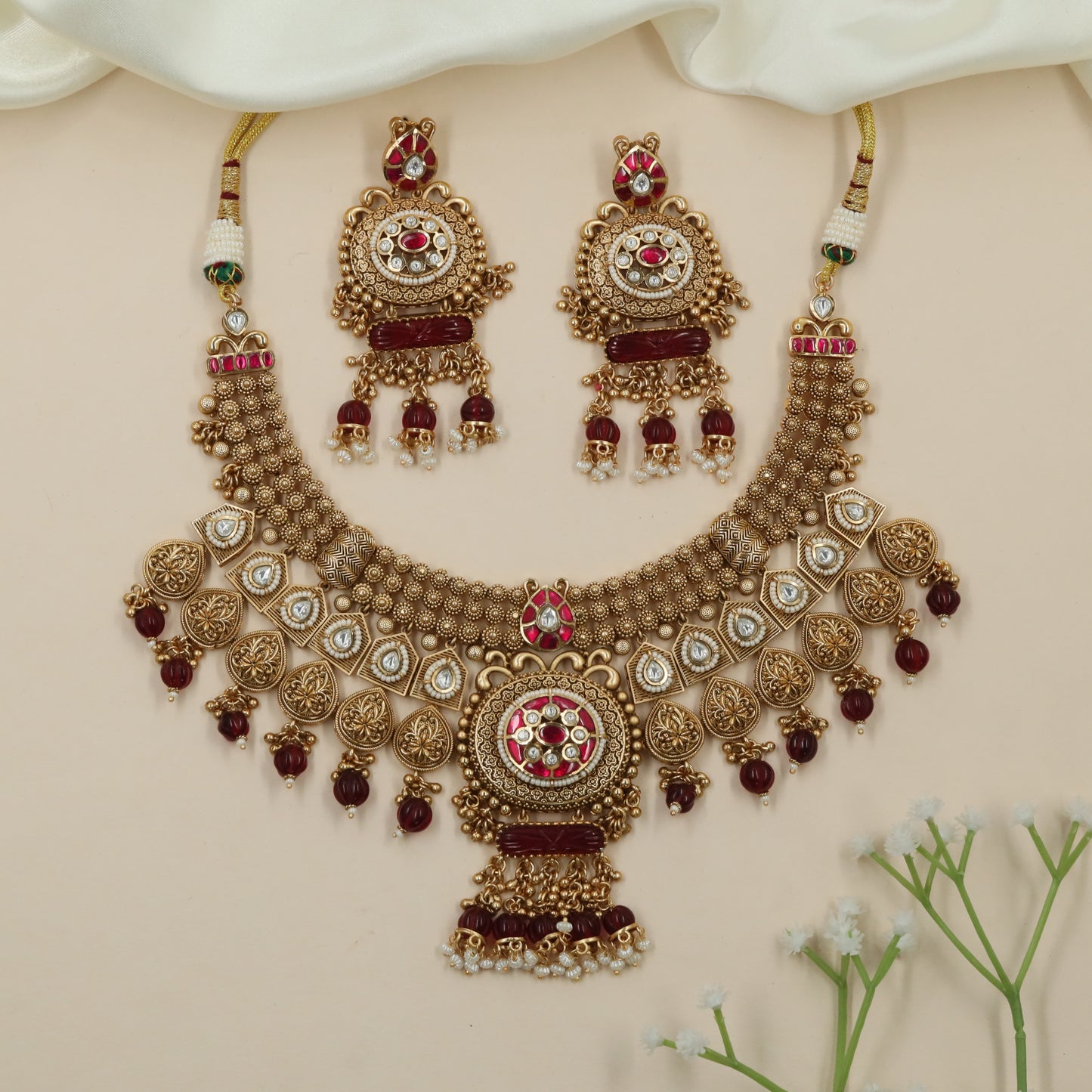 Fleur Tassel Kundan Necklace with Triangle Kundan Frames