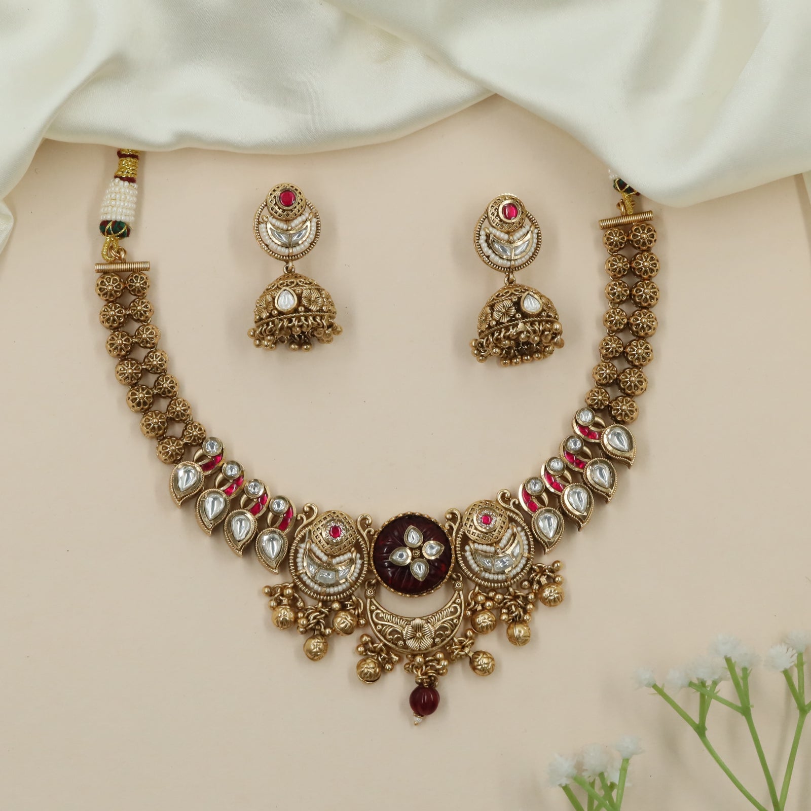 Luxury Archline Kundan Necklace with Pear Setting Pattern and Drop Hangings