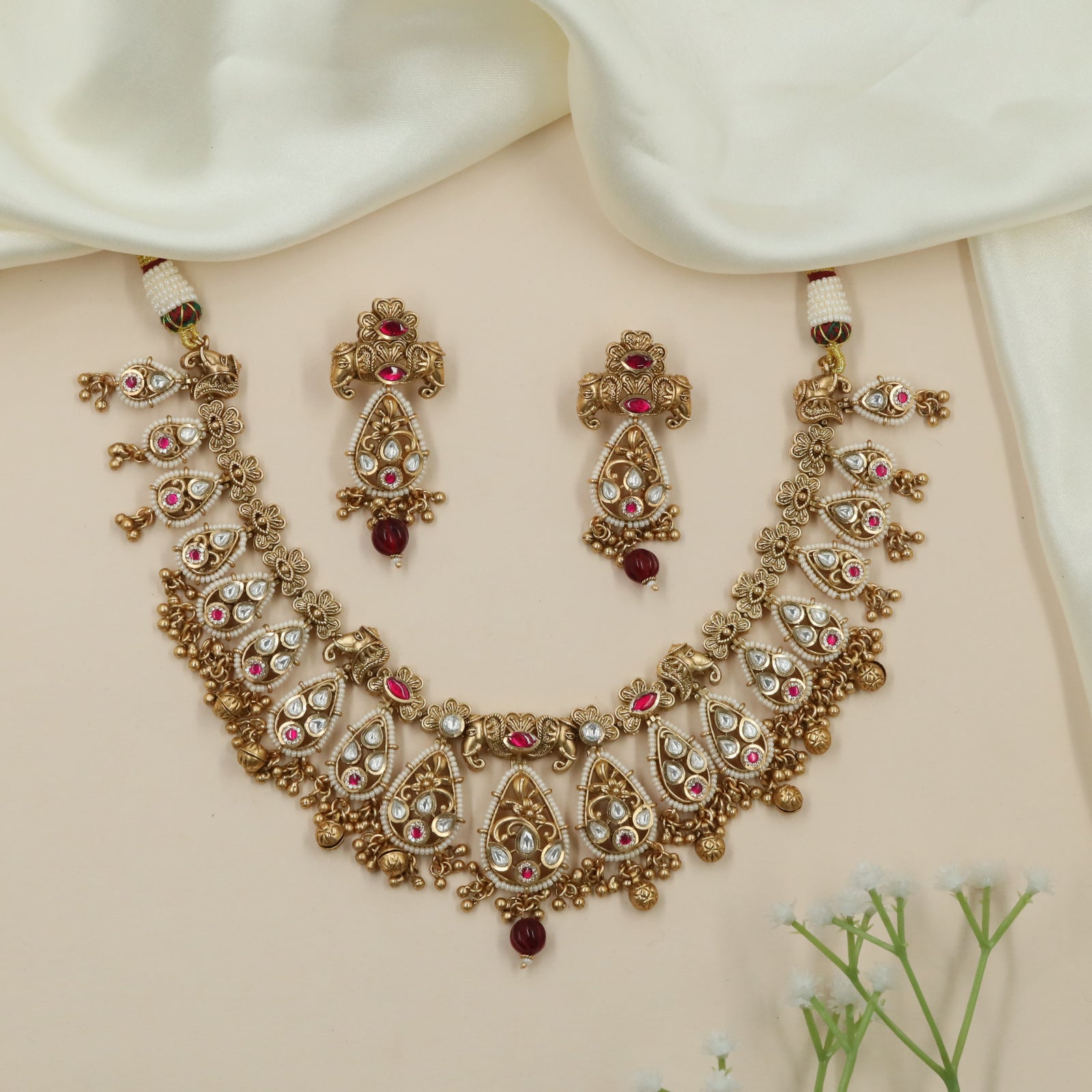 Classic Paisley Kundan Necklace with Teardrop Frames