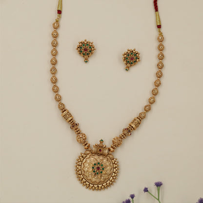 Grand ornamental beads long haara with elevated surface craftsmanship