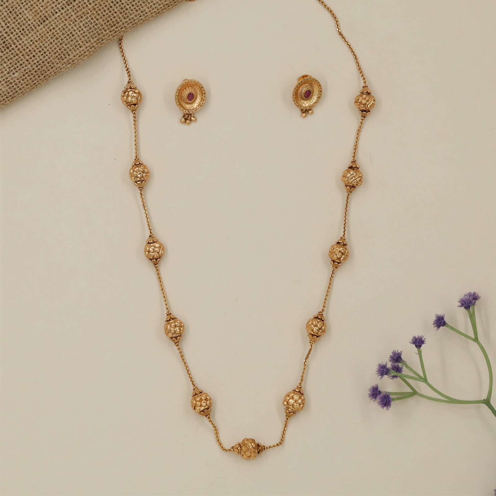 Decorative Spacer Antique Chain with Traditional Ballwork Layout