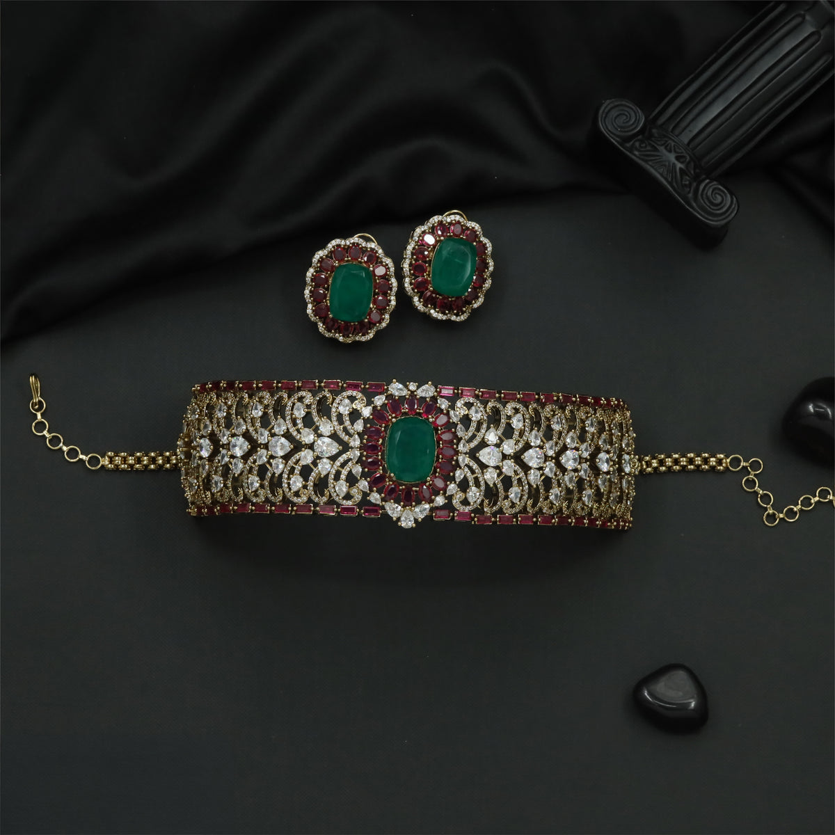 Victorian Choker Set with Curved Links & Oval Centre