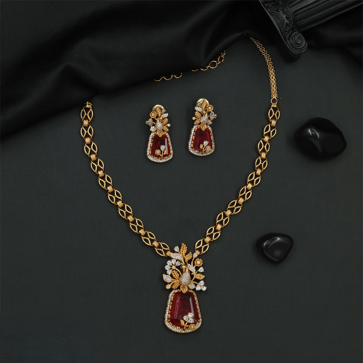 Rose Gold Necklace featuring an openwork chain and a framed pendant