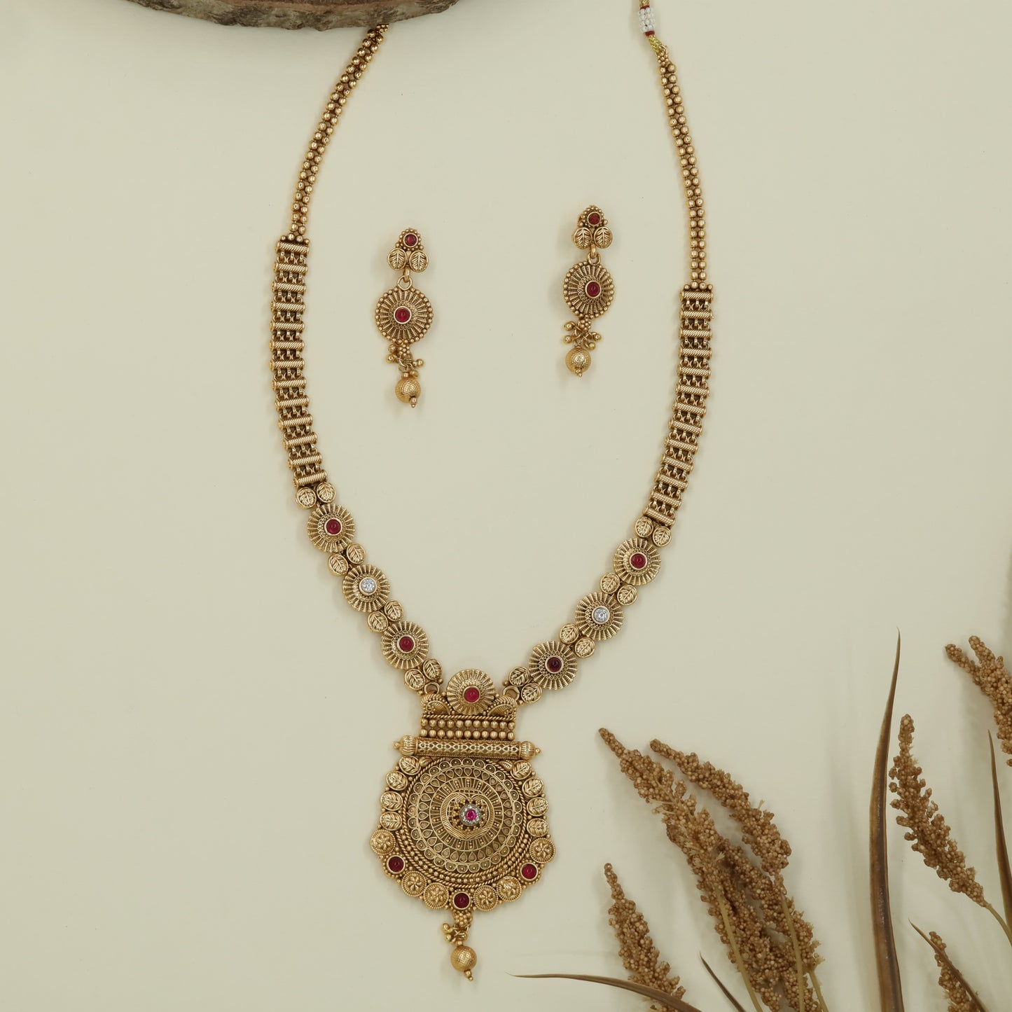 Block chain antique long haara with stacked links and circular drop pendant
