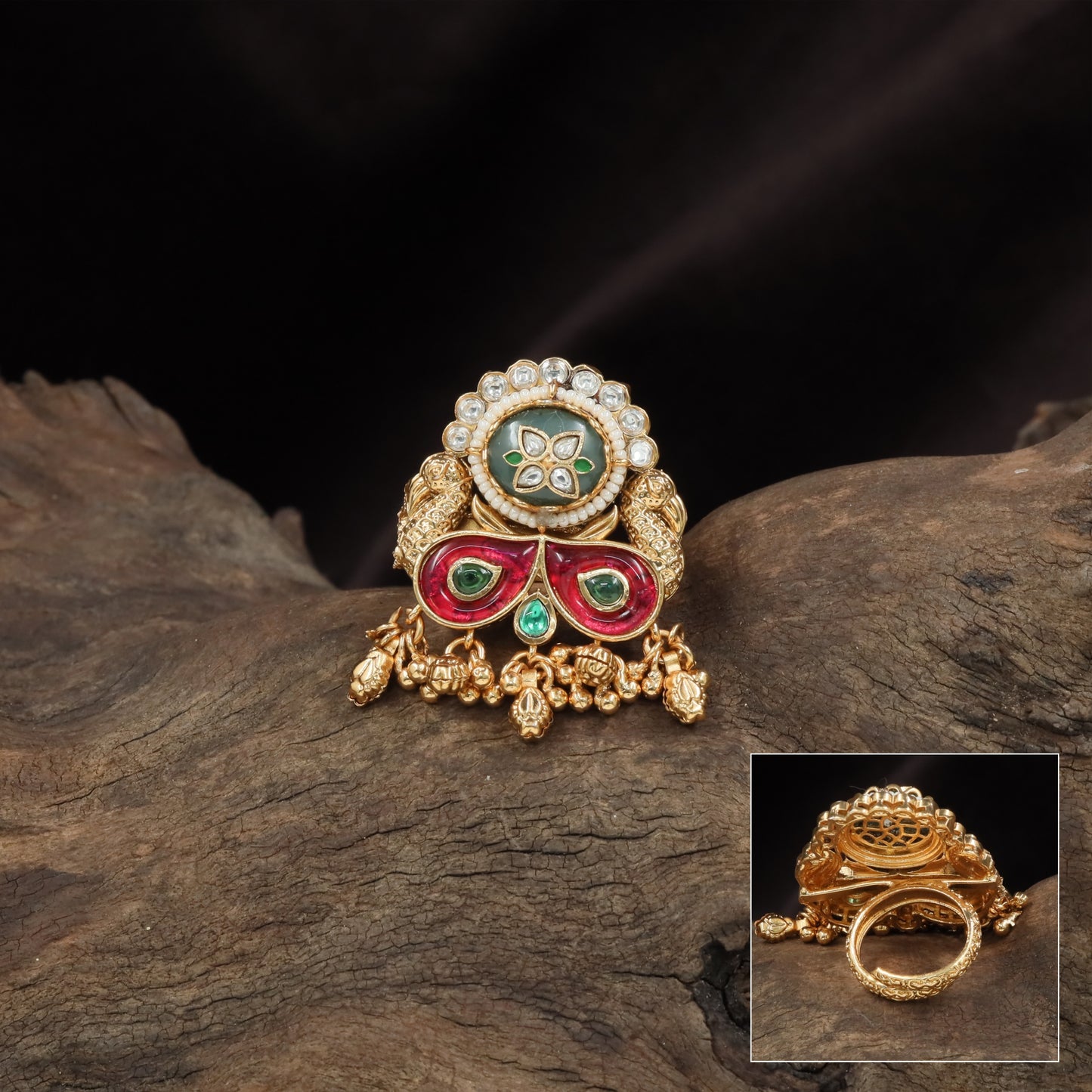 Floral disc kundan finger ring with framed top and curved lower section