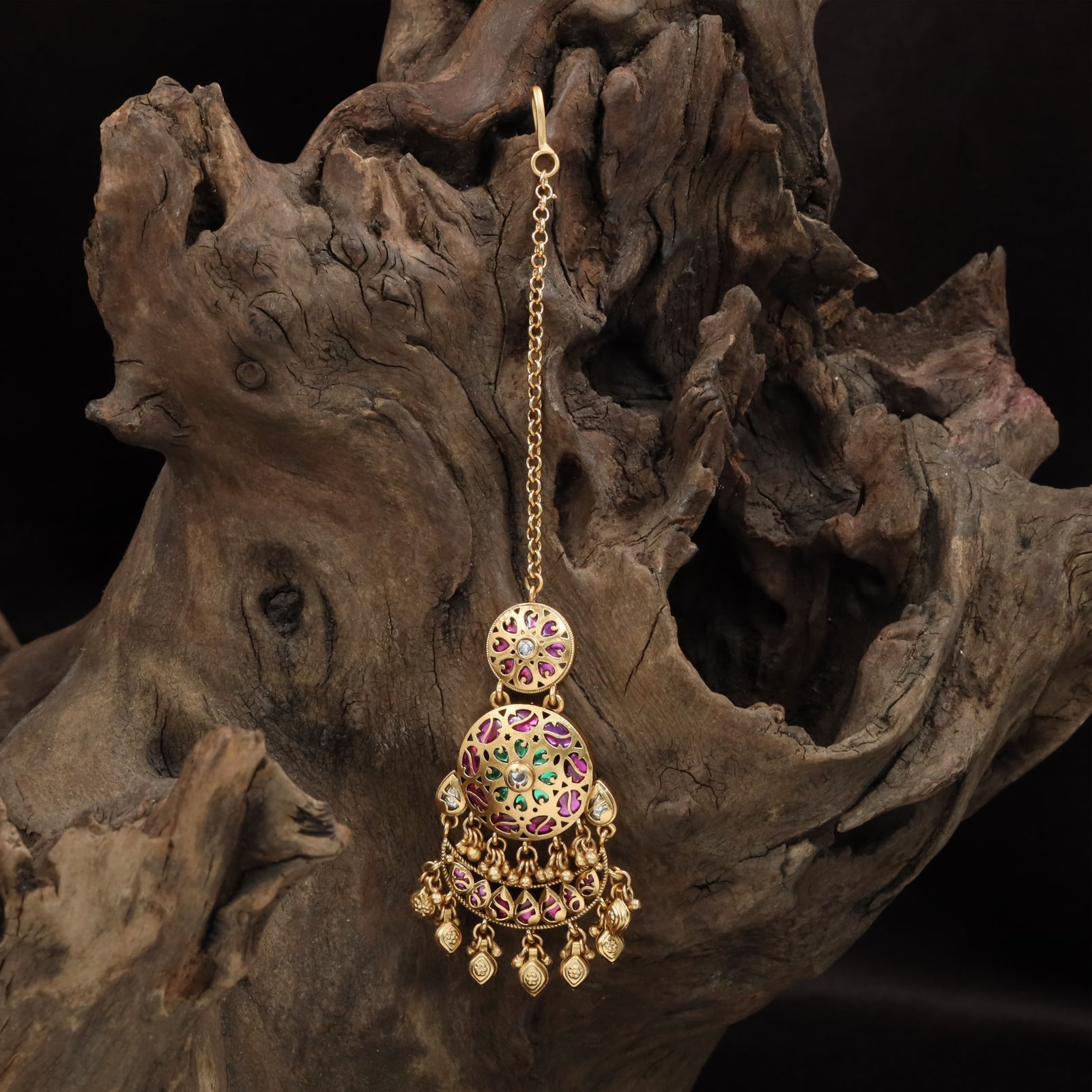 Dune Crest Kundan Tikka with Layered Disc Arrangement