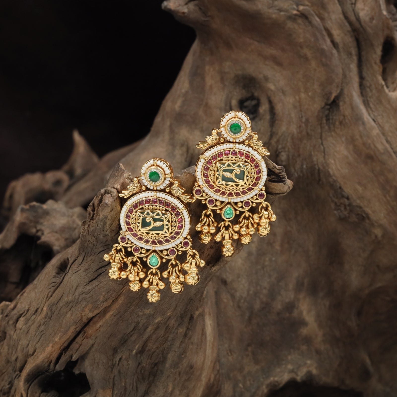 Everglen Hanging Kundan Hanging with Oval Center Arrangement