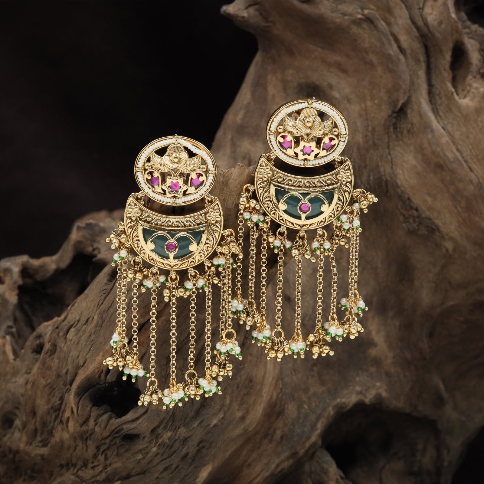 Glimmercrest Kundan Hanging with Crescent Center Layout