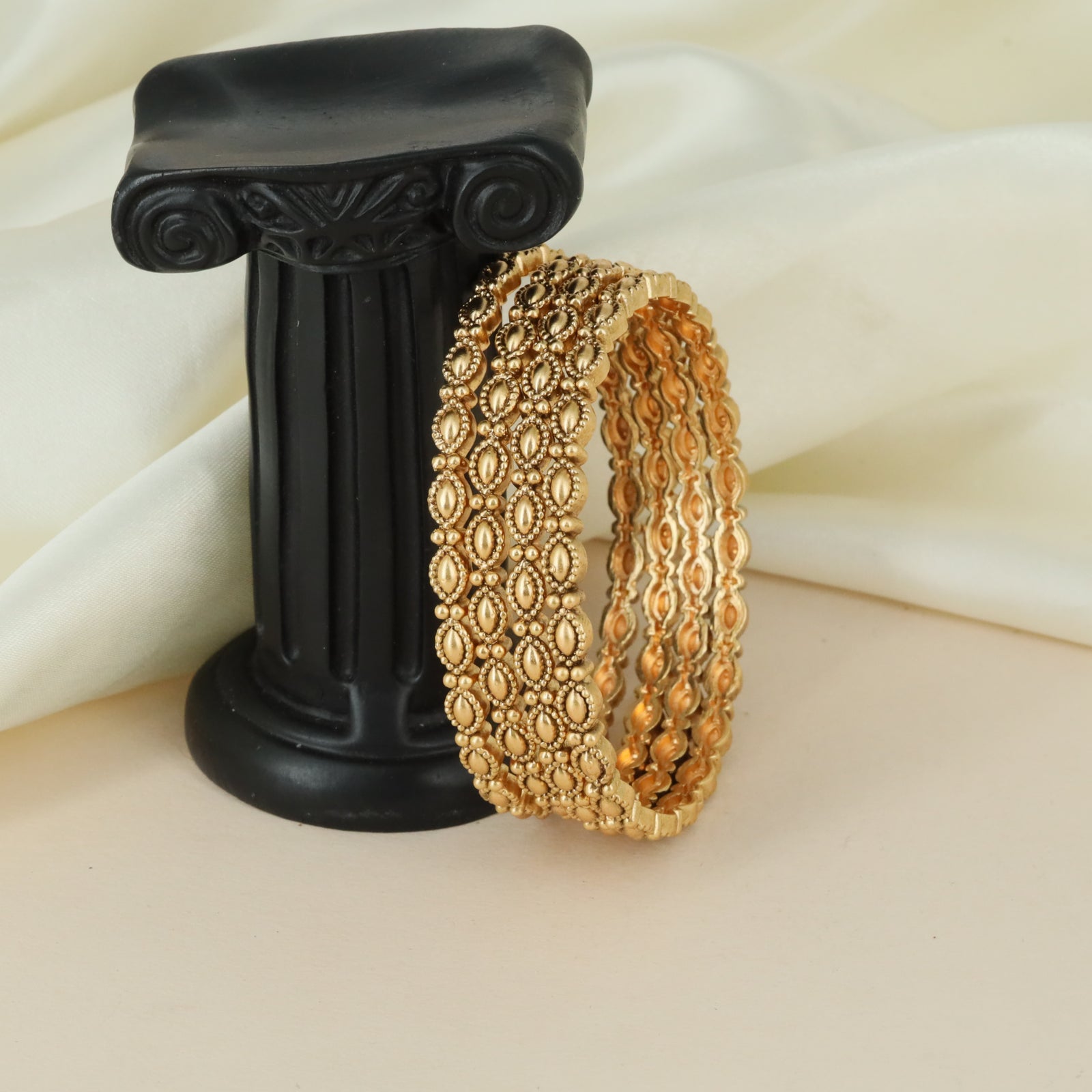 Classic Oval Link Antique Bangles with Layered Border Styling