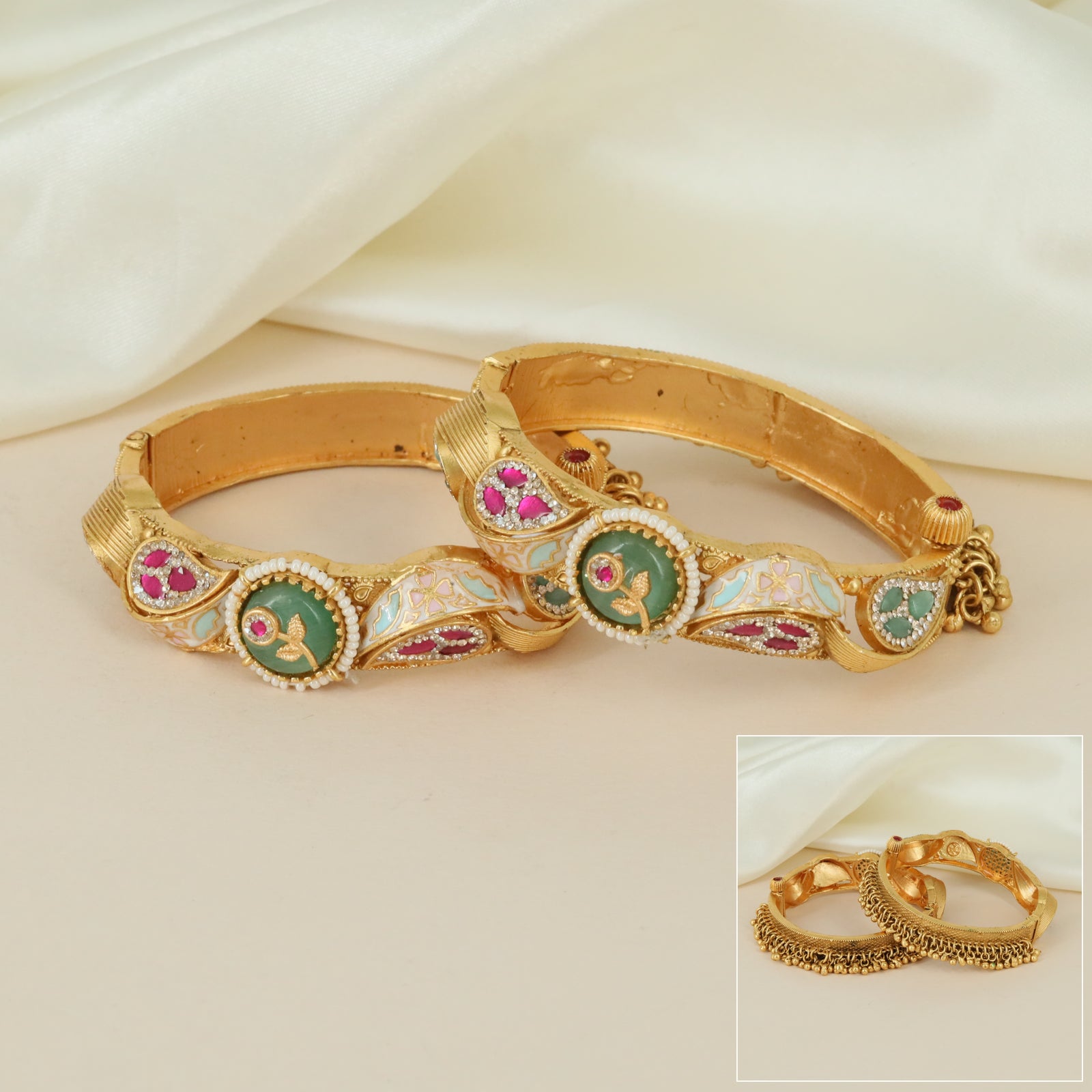 Classic structured design Kundan bangles with refined borders