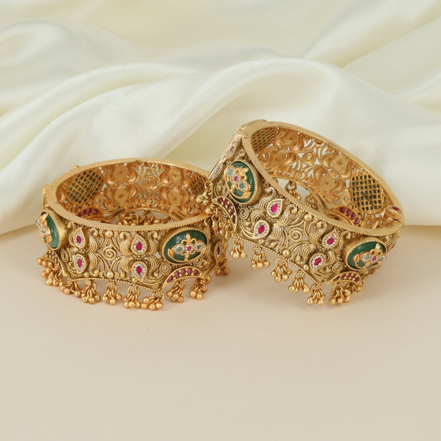 Heritage Floral Panel Kundan Bangles with Ornamental Border Styling