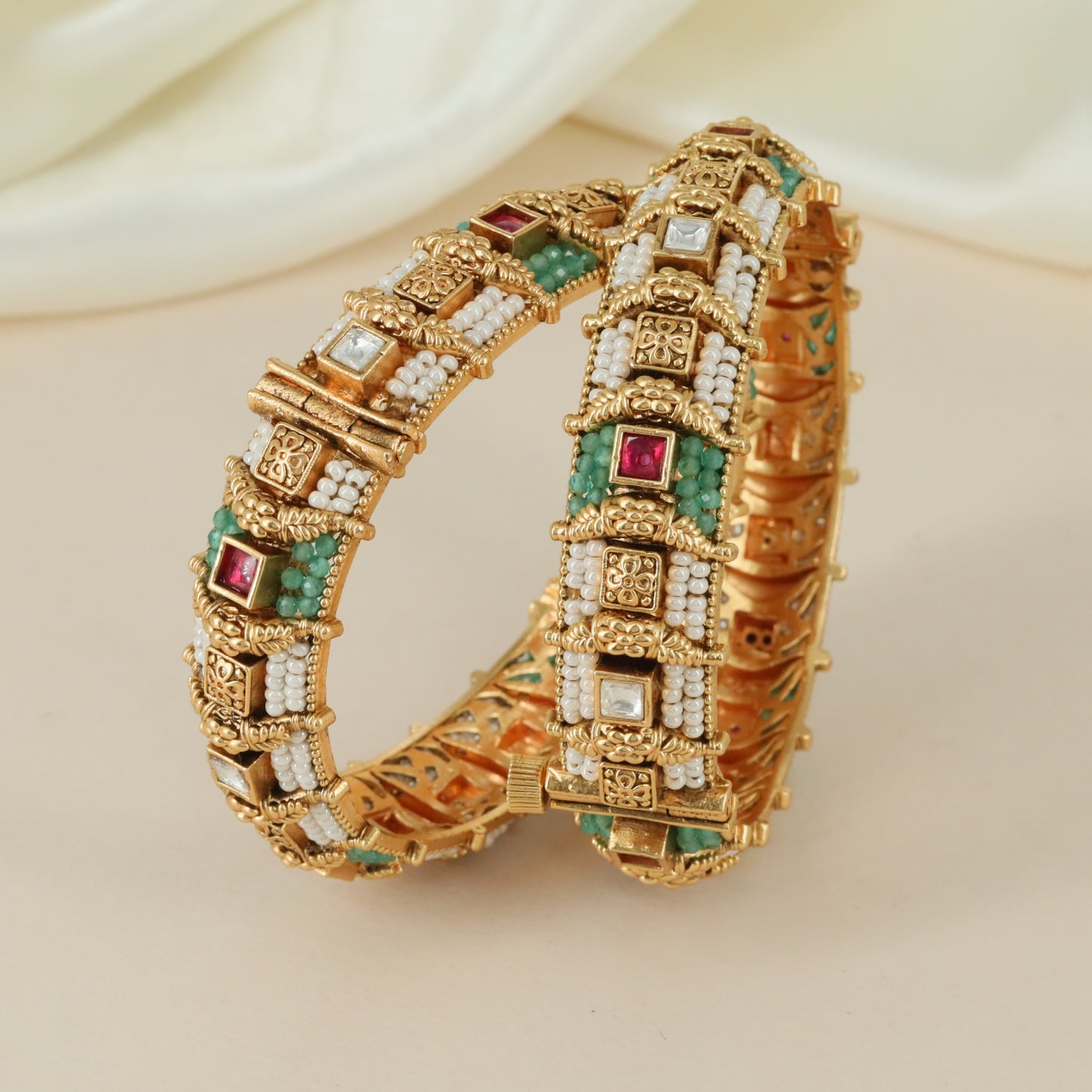 Classic Block Pattern Kundan Bangles with Textured Border Work