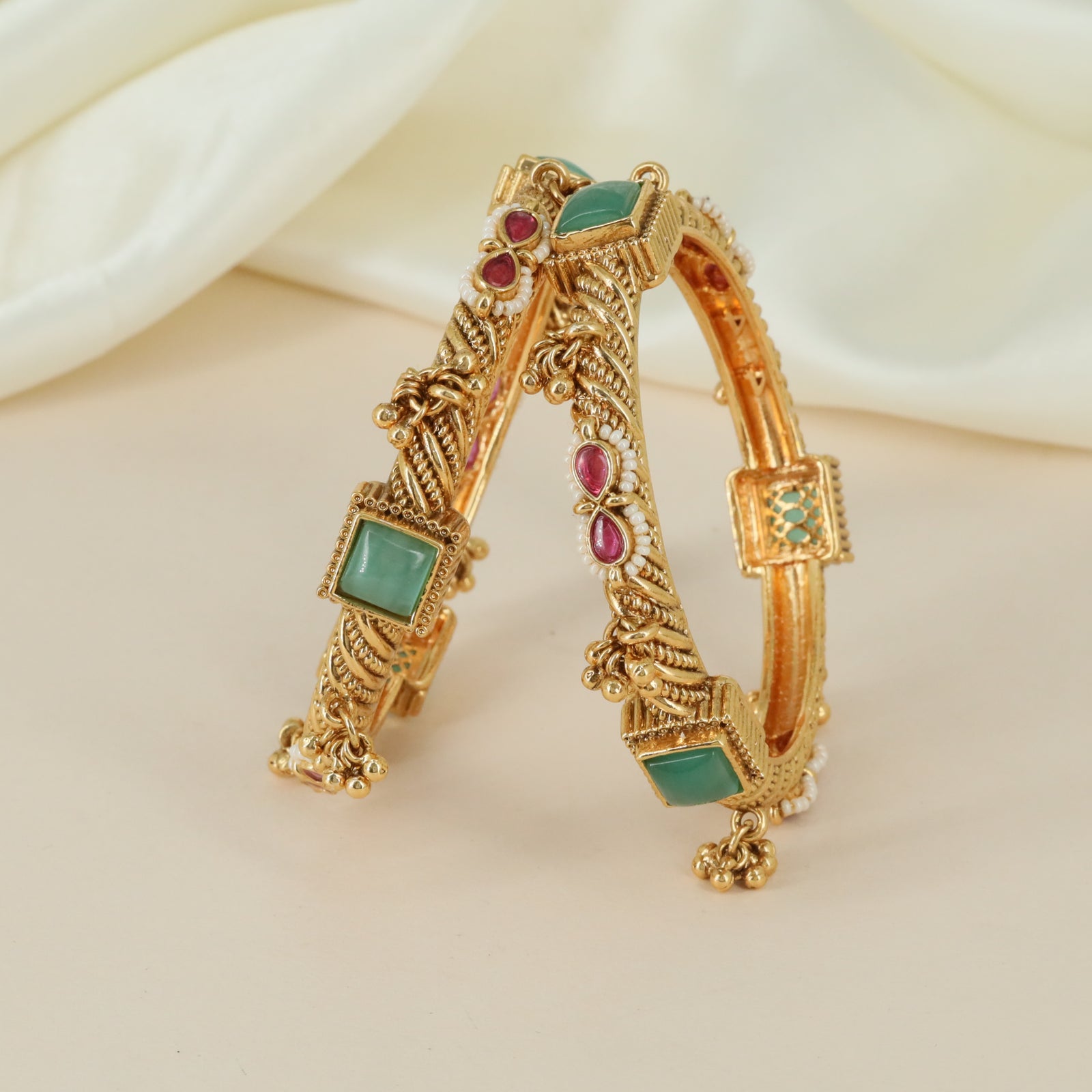 Grand Square Motif Kundan Bangles with Decorative Floral Borders