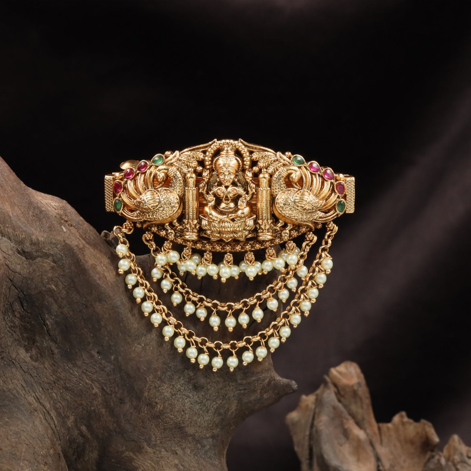 Heritage Swan Clip with Layered Hanging Pearl Borders
