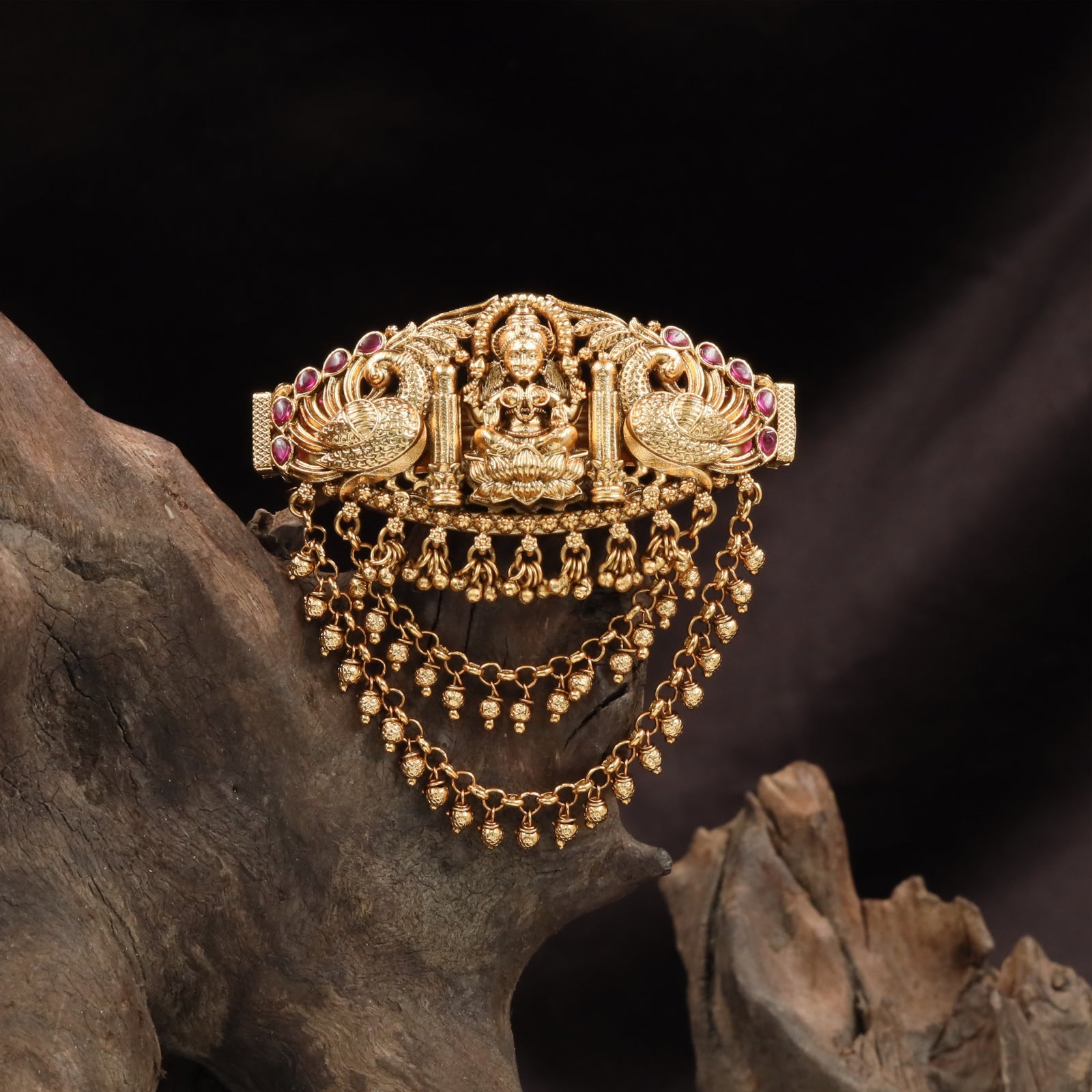 Heritage Swan Clip with Layered Hanging Pearl Borders