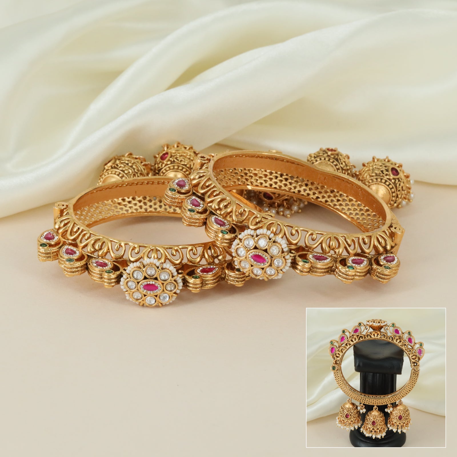 Traditional meticulous craftsmanship kundan bangles with scalloped framing