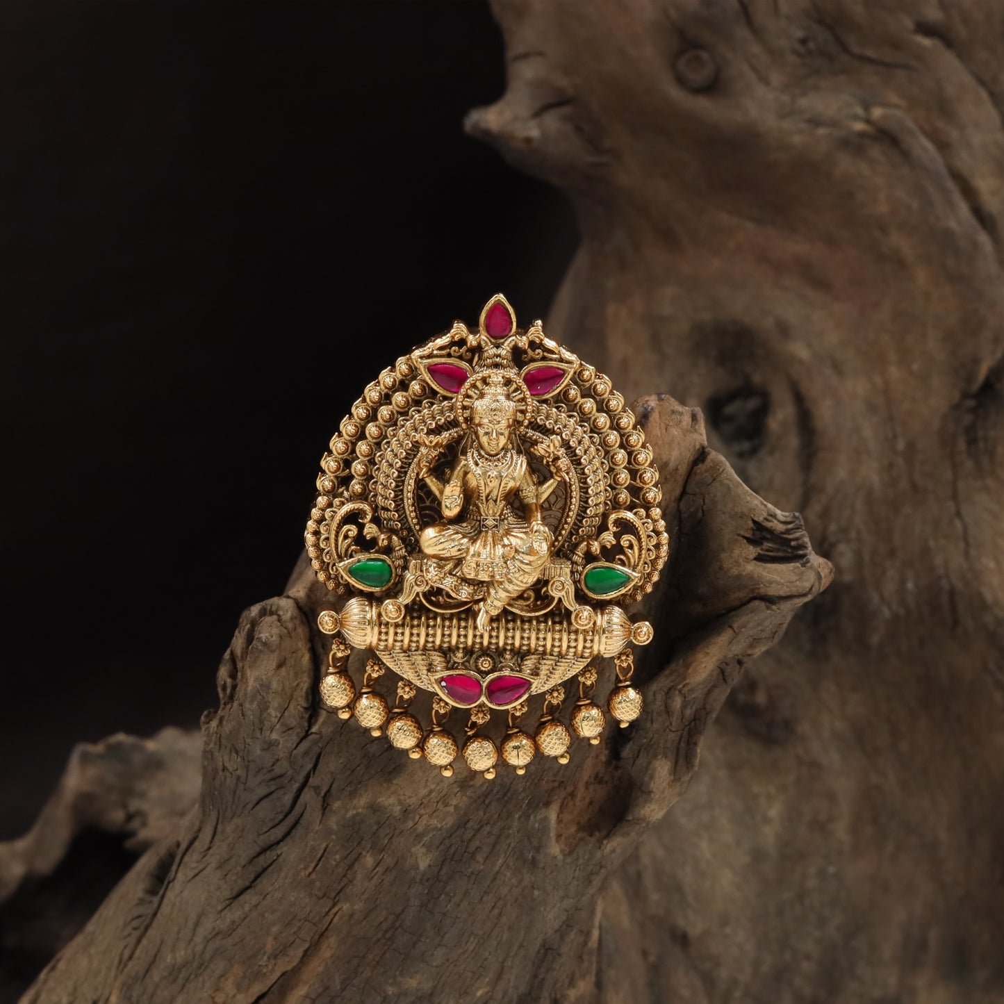 Signature Lakshmi Jade Bille with Structured Border Detailing