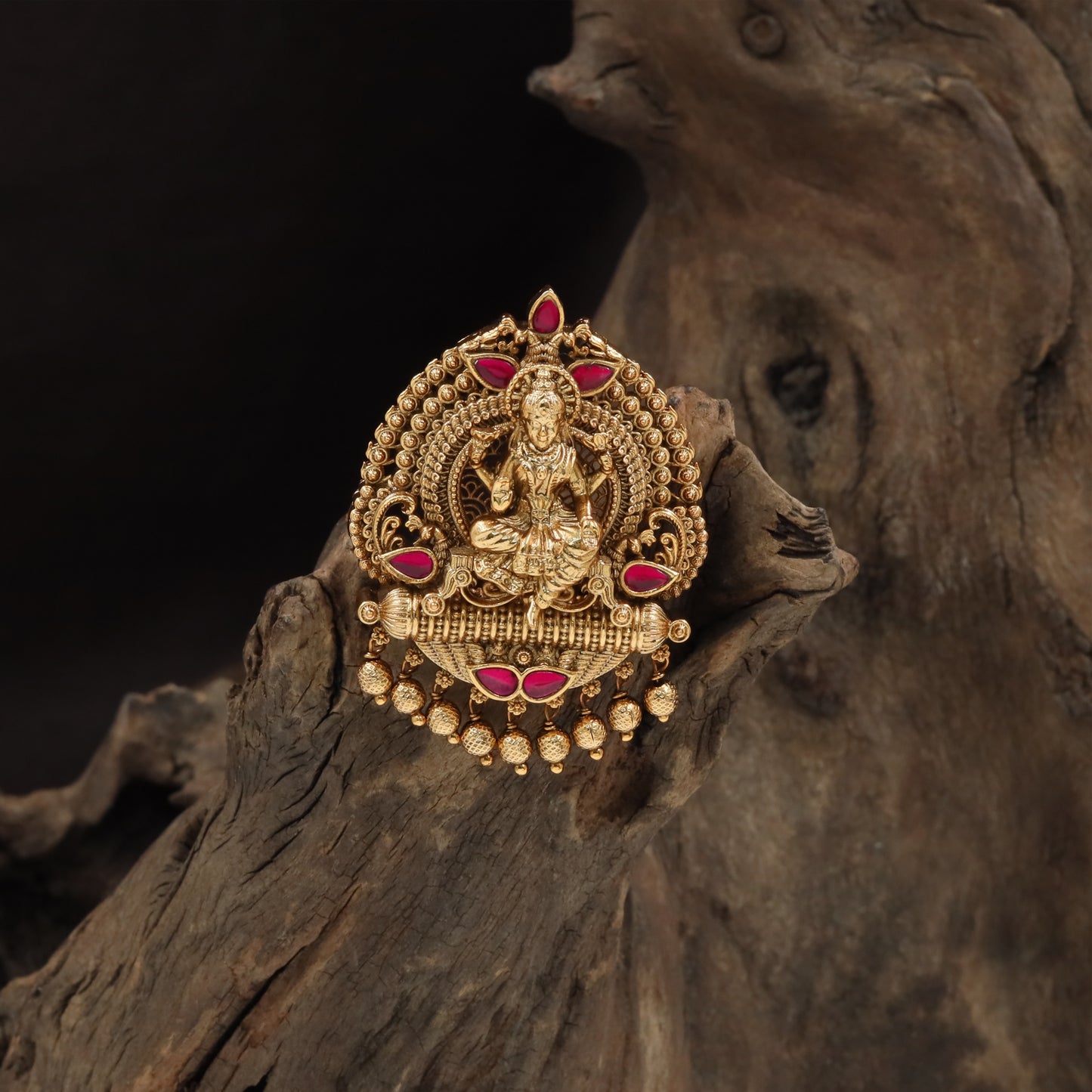 Signature Lakshmi Jade Bille with Structured Border Detailing